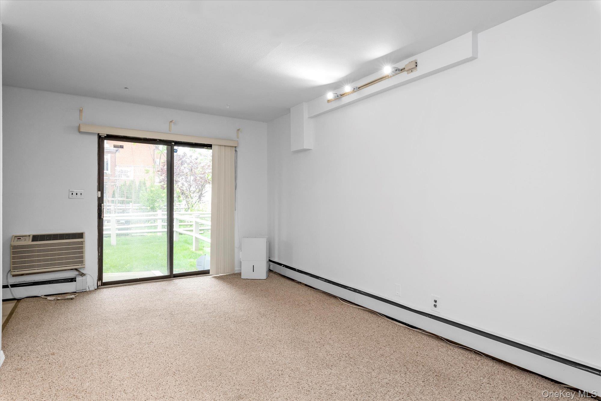 #2 photo, 2-20 Capstan Court, クイーンズ区 College Point , NY 11356