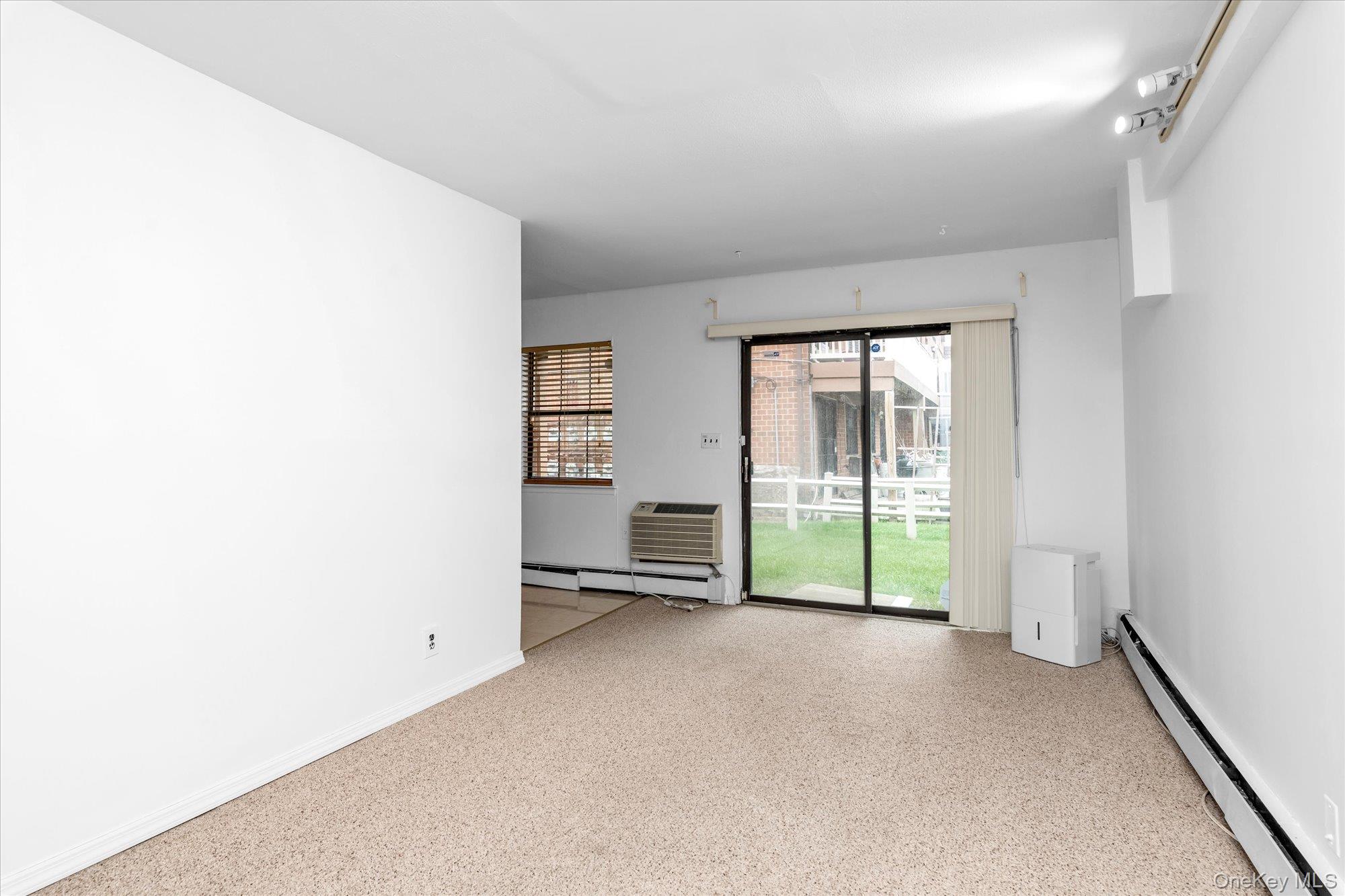 #3 photo, 2-20 Capstan Court, クイーンズ区 College Point , NY 11356