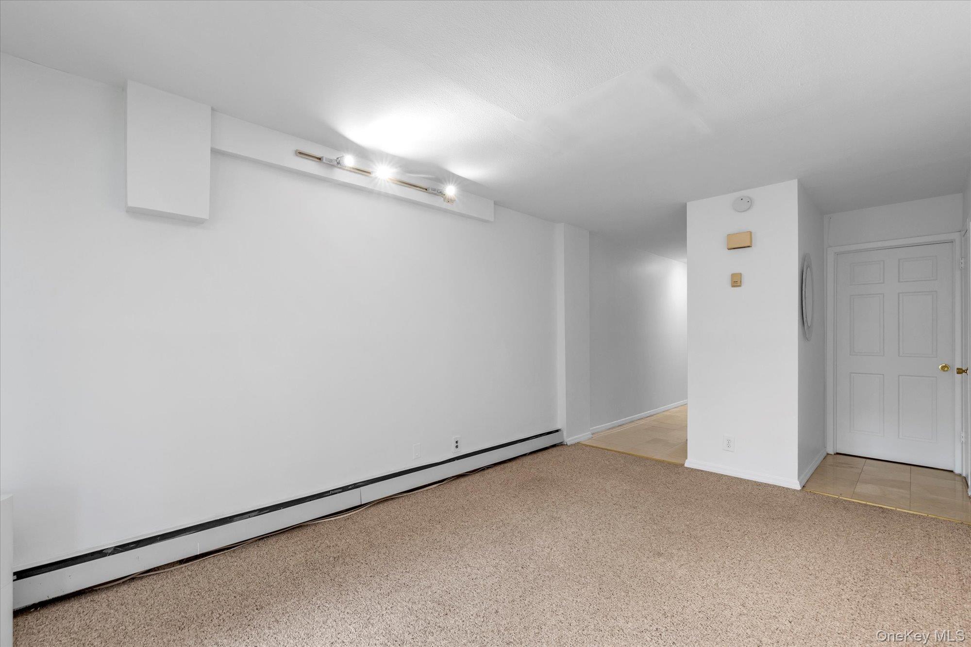 #4 photo, 2-20 Capstan Court, クイーンズ区 College Point , NY 11356