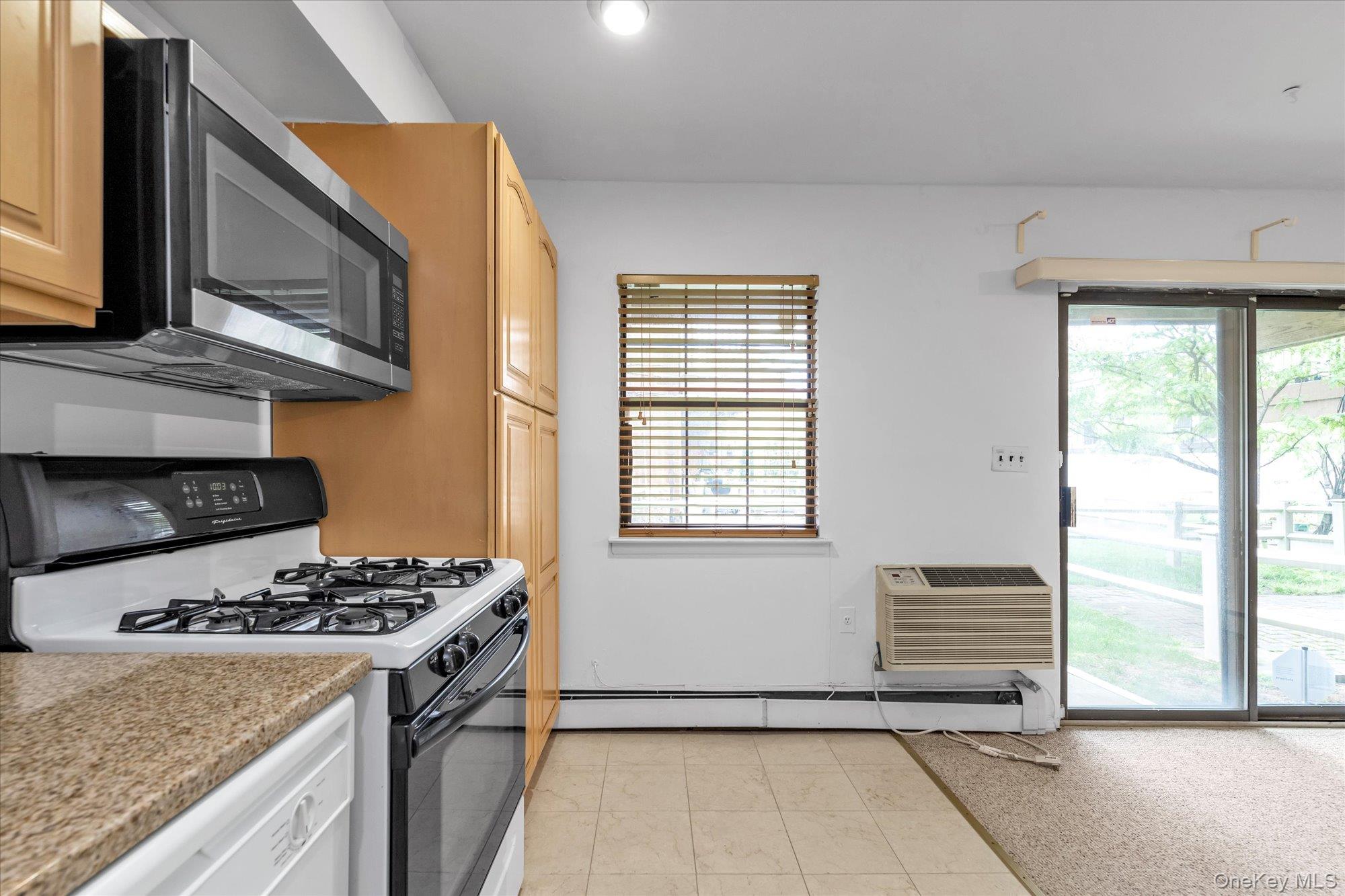 #8 photo, 2-20 Capstan Court, クイーンズ区 College Point , NY 11356