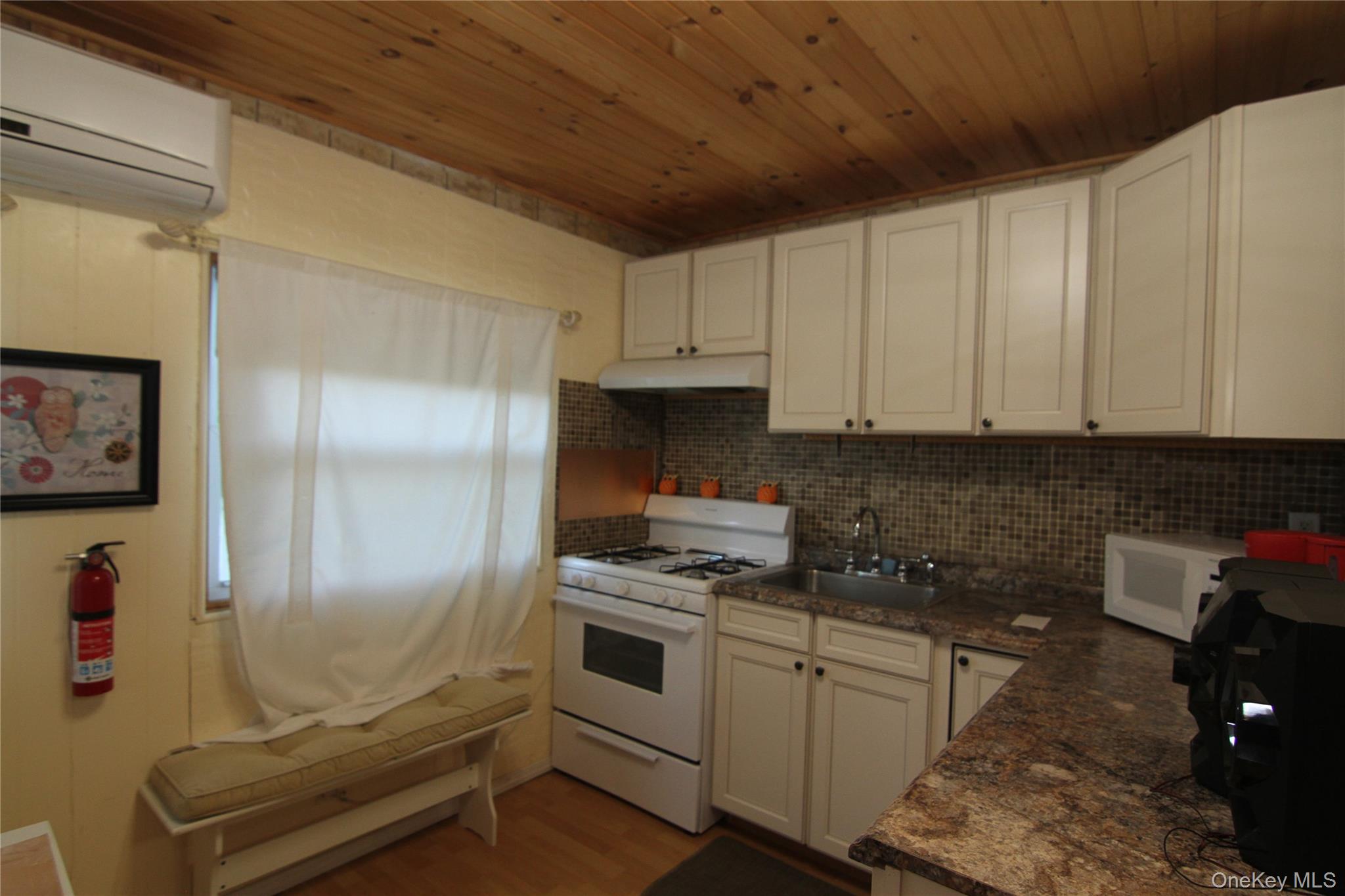 #20 photo, 191 SYLVAN LAKE Road, 紐約州 Hopewell Junction , NY 12533