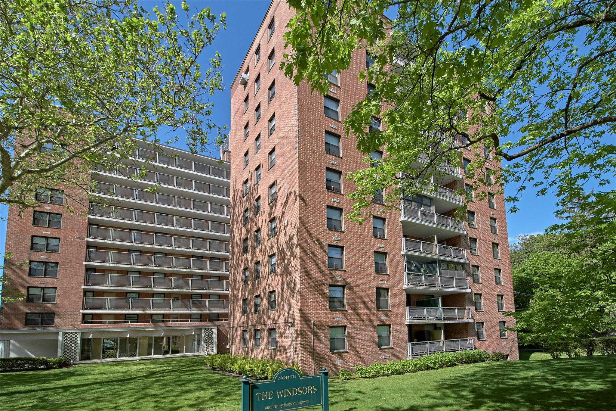 #1 photo, 4901 Henry Hudson Parkway, Bronx , NY 10471