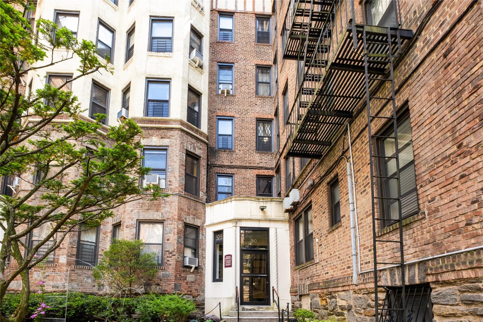 #8 photo, 760 Brady Avenue Avenue, ブロンクス区 Bronx , NY 10462