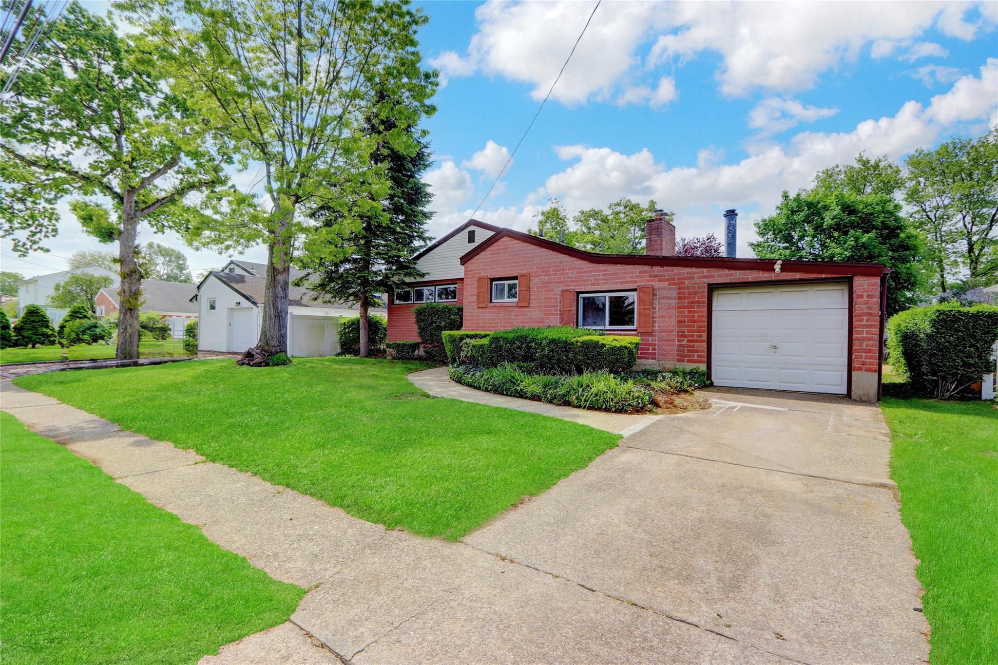 #1 photo, 224 Oconnell Street, Massapequa Park , NY 11762