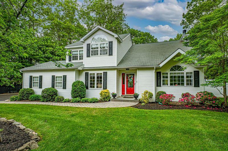 #1 photo, 11 Daremy Lane, سوفولك East Setauket , NY 11733