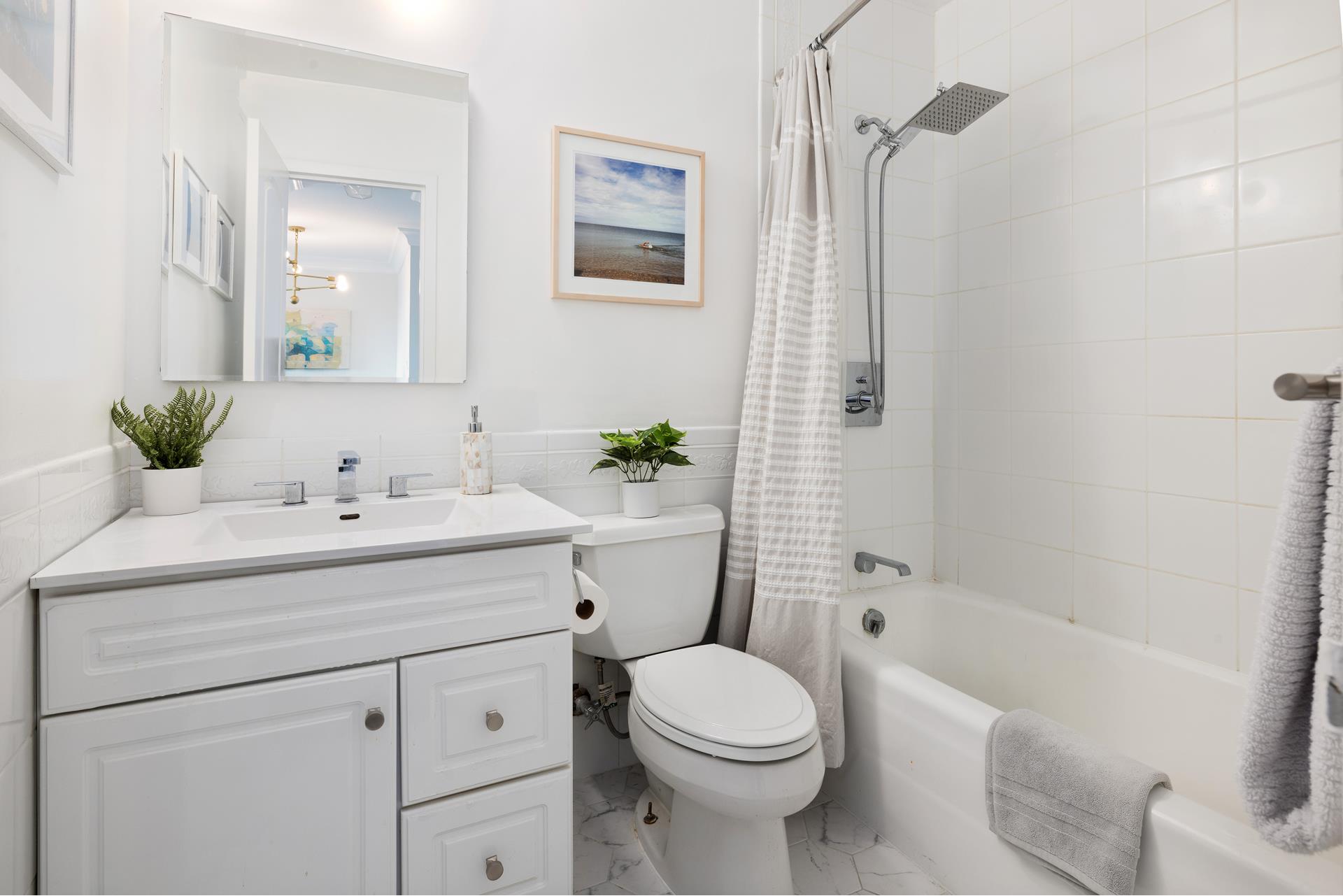 #6 photo, 201 W 70TH Street, マンハッタン Lincoln Square , NY 10023