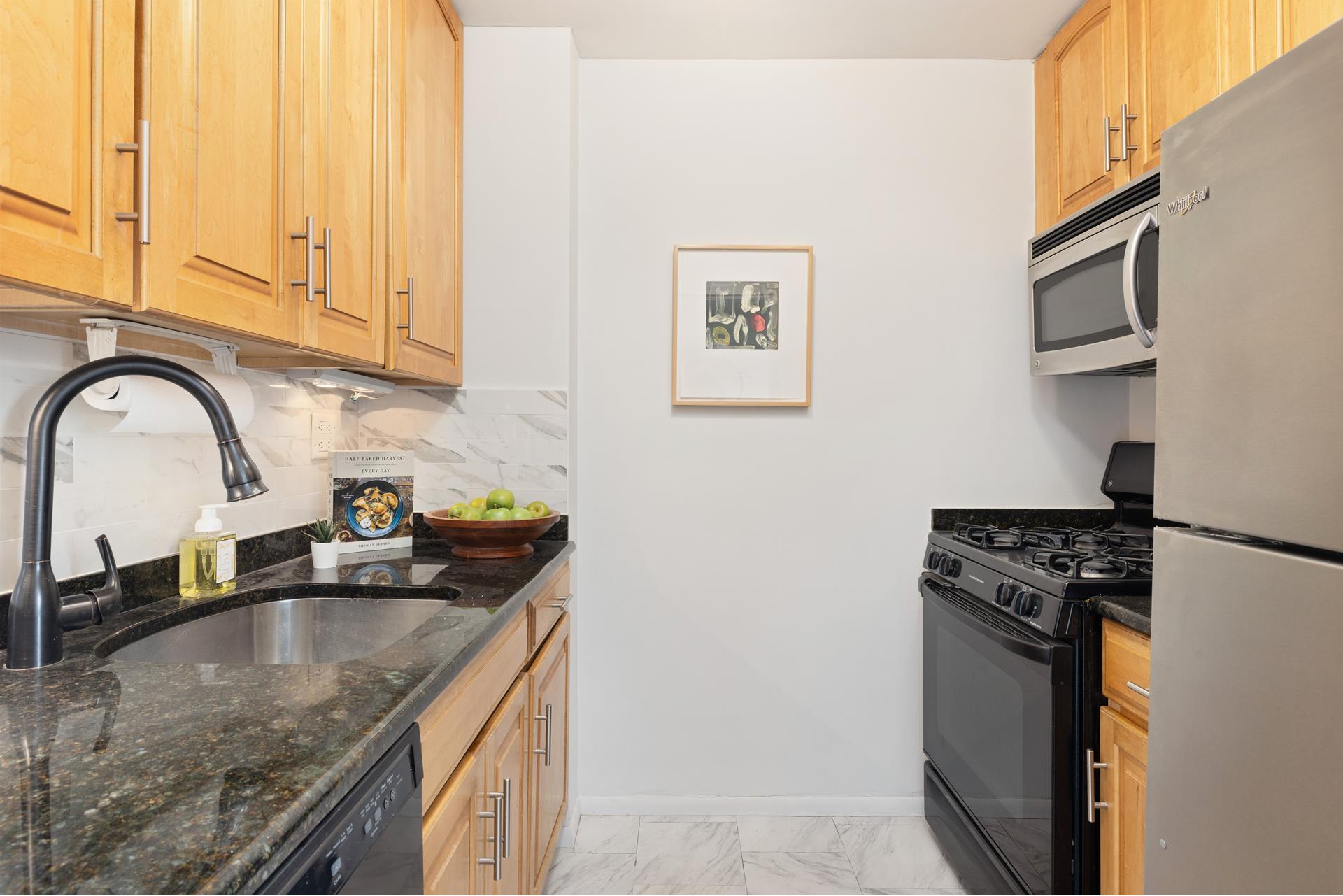 #7 photo, 201 W 70TH Street, マンハッタン Lincoln Square , NY 10023