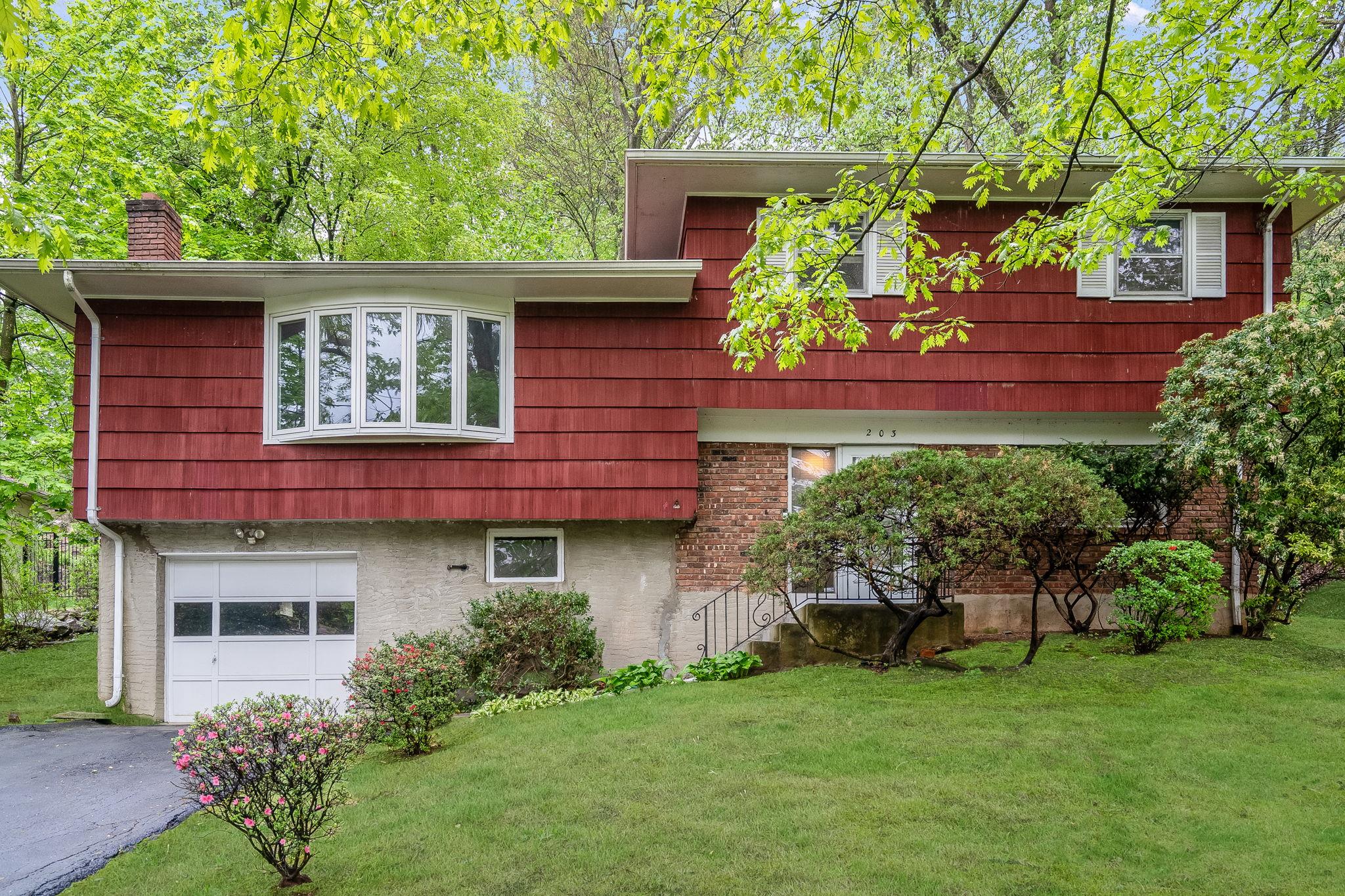 #1 photo, 203 Sprain Road, Scarsdale , NY 10583