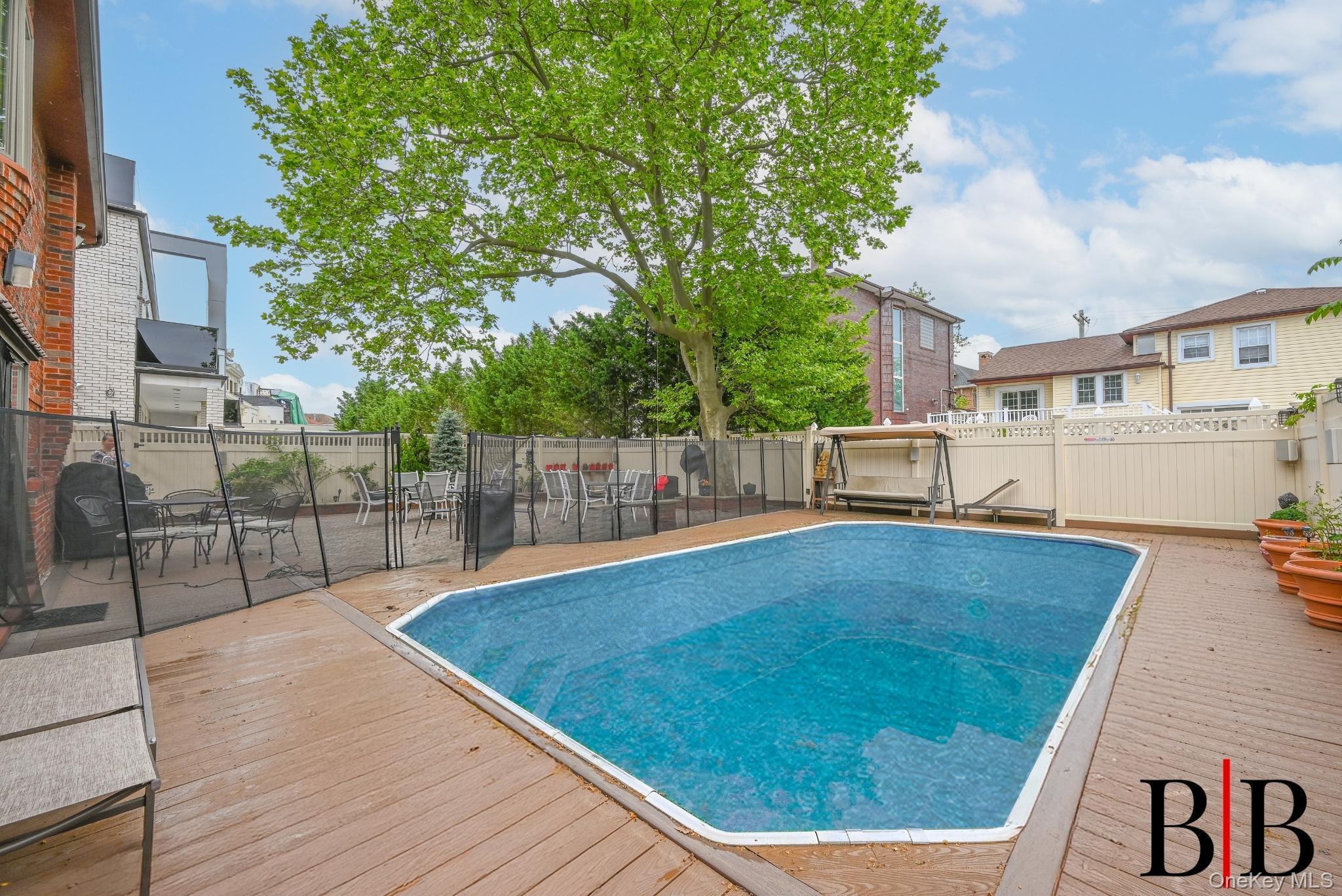 #3 photo, 80 Whitman Drive, ブルックリン区 Brooklyn , NY 11234