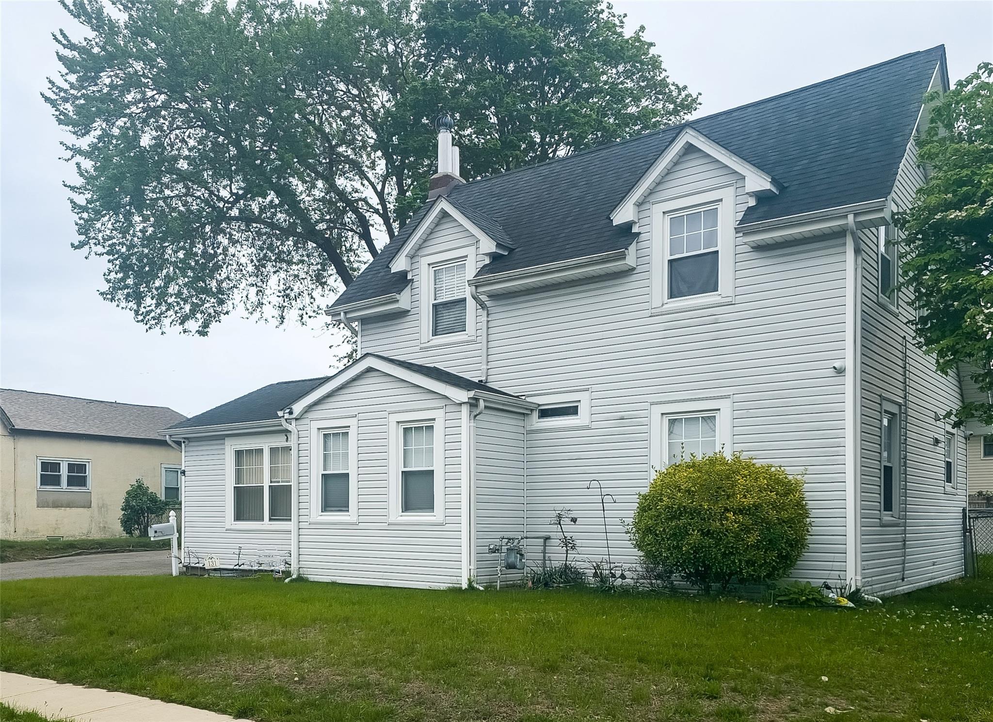 #1 photo, 131 E Alhambra Avenue, Lindenhurst , NY 11757