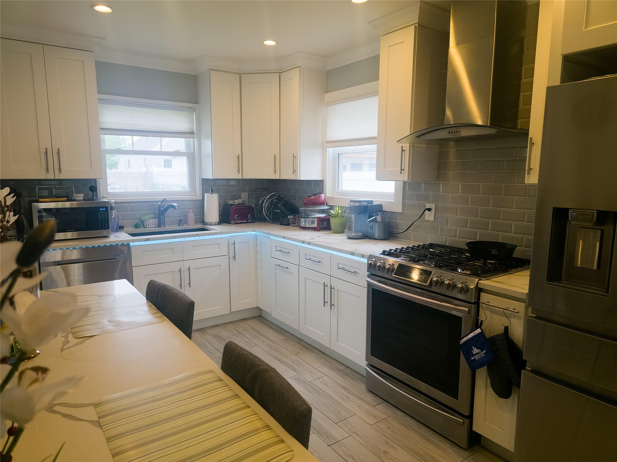 #13 photo, 131 E Alhambra Avenue, サフォーク郡 Lindenhurst , NY 11757