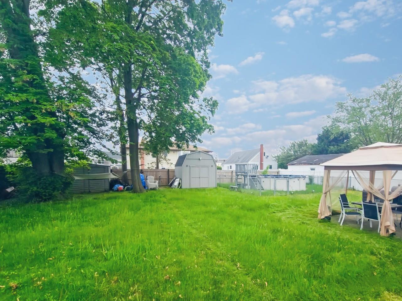 #17 photo, 131 E Alhambra Avenue, サフォーク郡 Lindenhurst , NY 11757