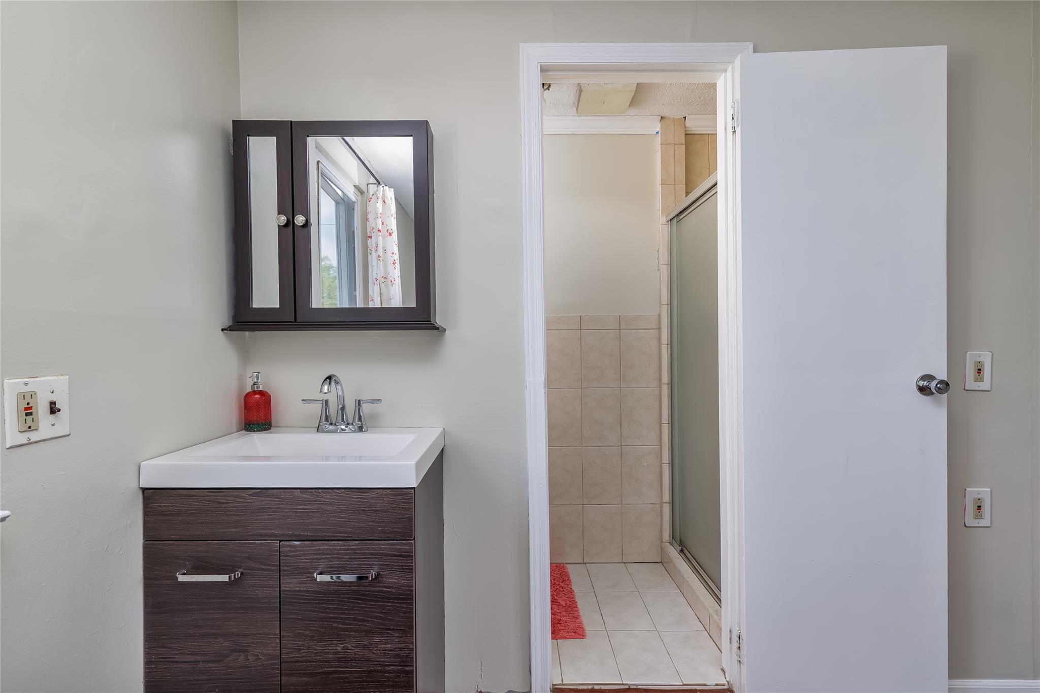 #14 photo, 1 Varney Avenue, Huntington Station , NY 11746