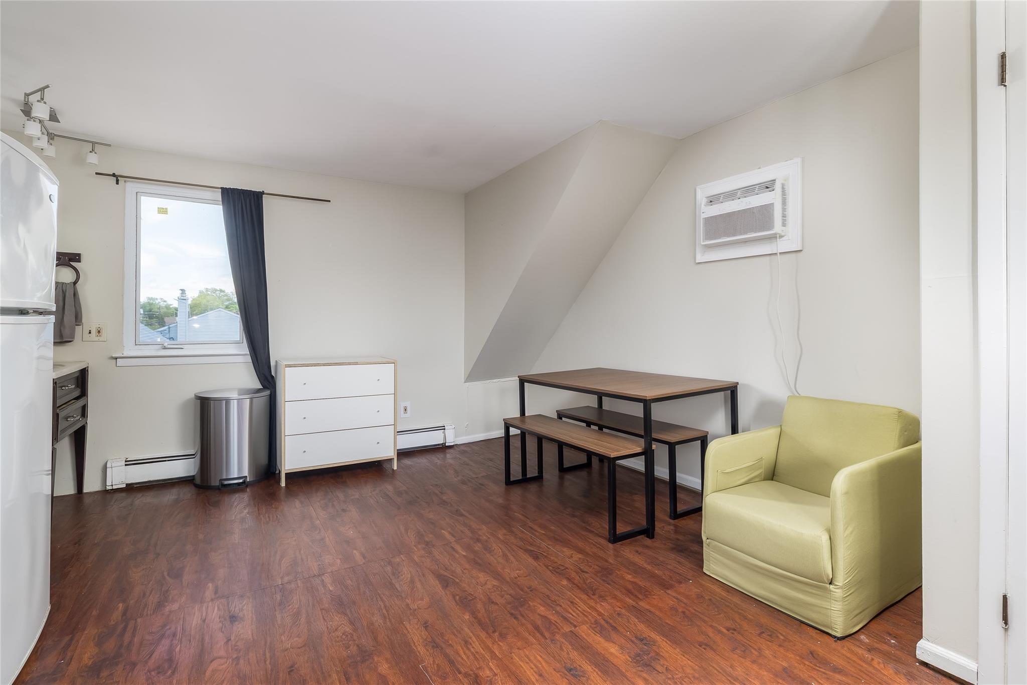 #16 photo, 1 Varney Avenue, Huntington Station , NY 11746