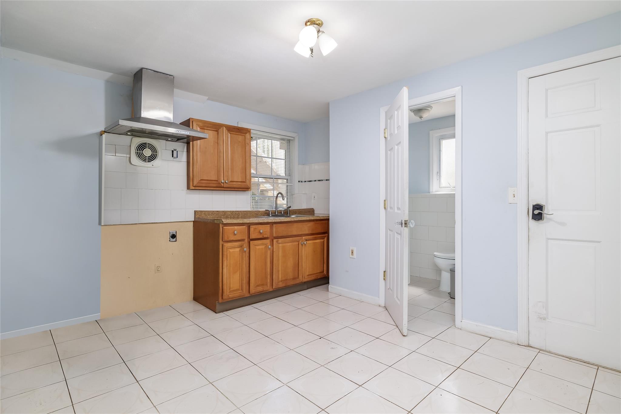 #20 photo, 1 Varney Avenue, Huntington Station , NY 11746