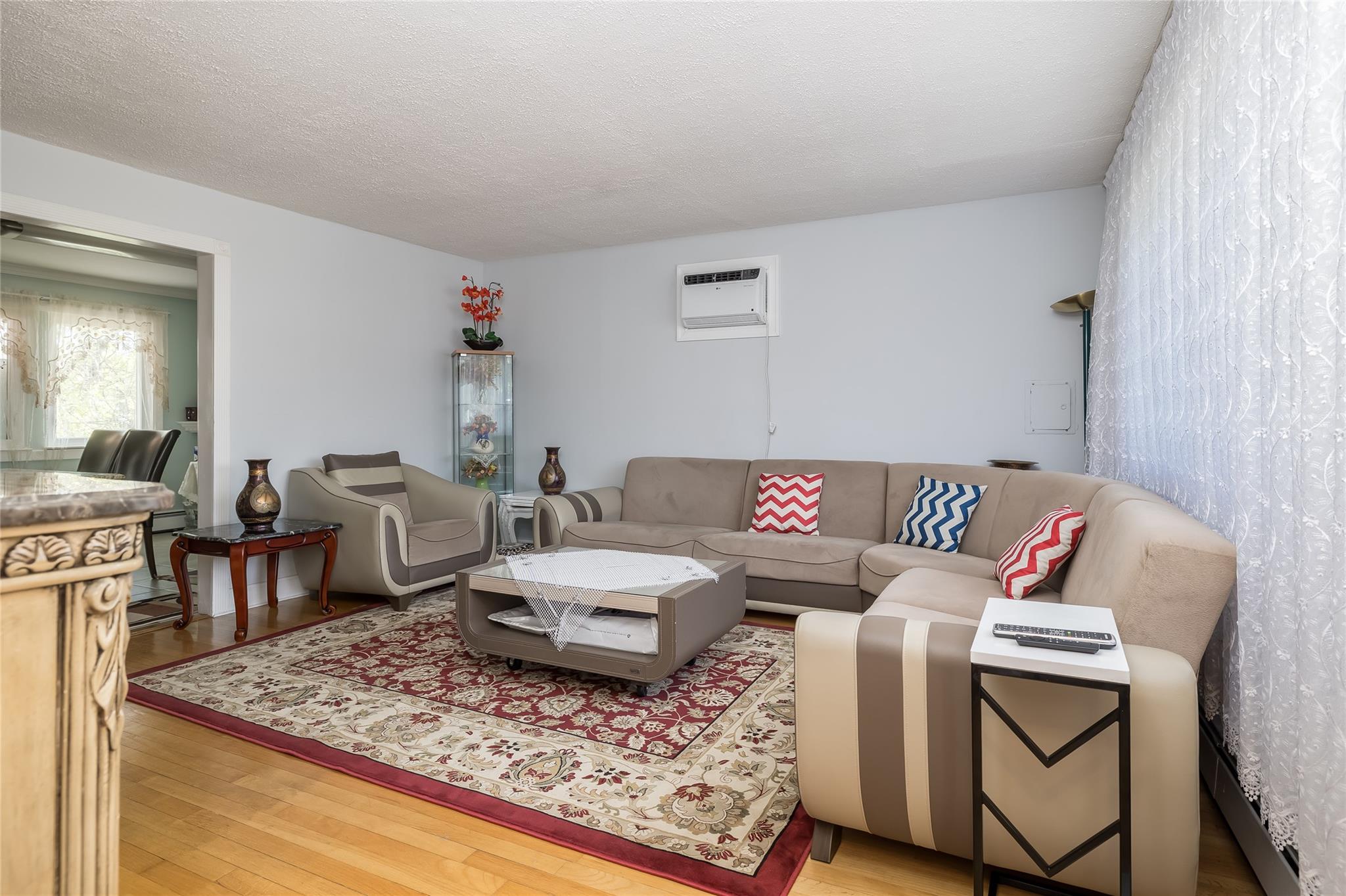 #4 photo, 1 Varney Avenue, Huntington Station , NY 11746