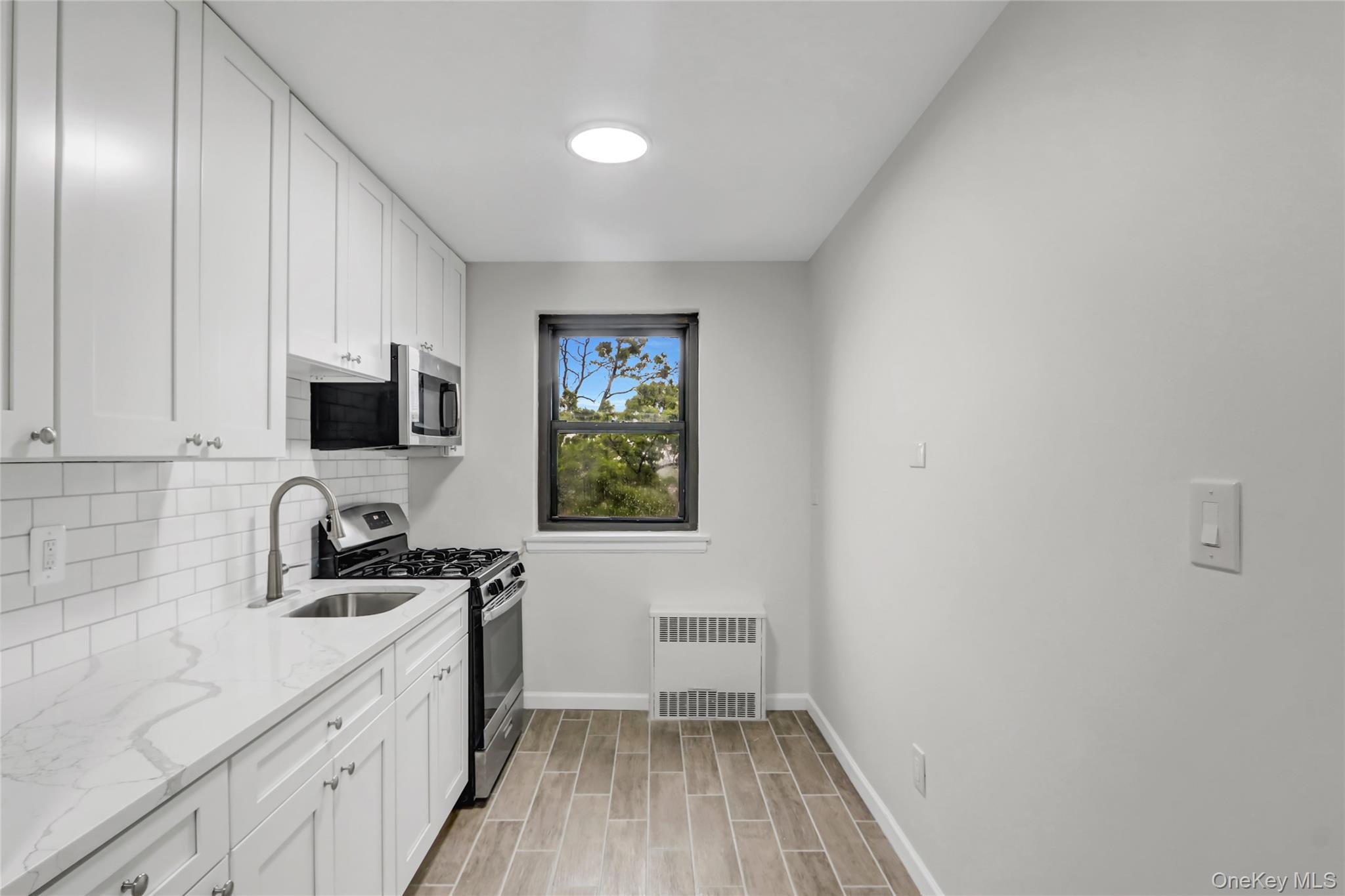 #11 photo, 204-15 Foothill Avenue, クイーンズ区 Hollis , NY 11423