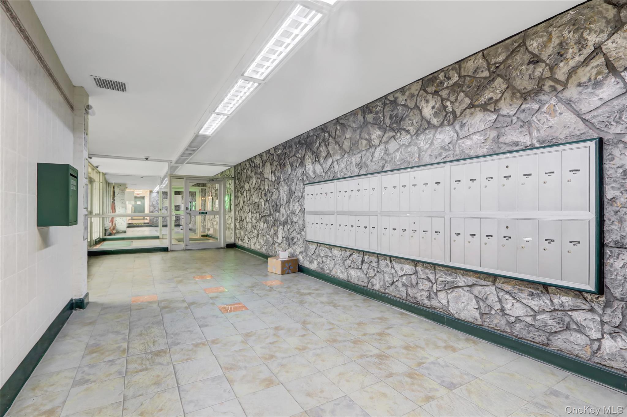 #18 photo, 204-15 Foothill Avenue, クイーンズ区 Hollis , NY 11423