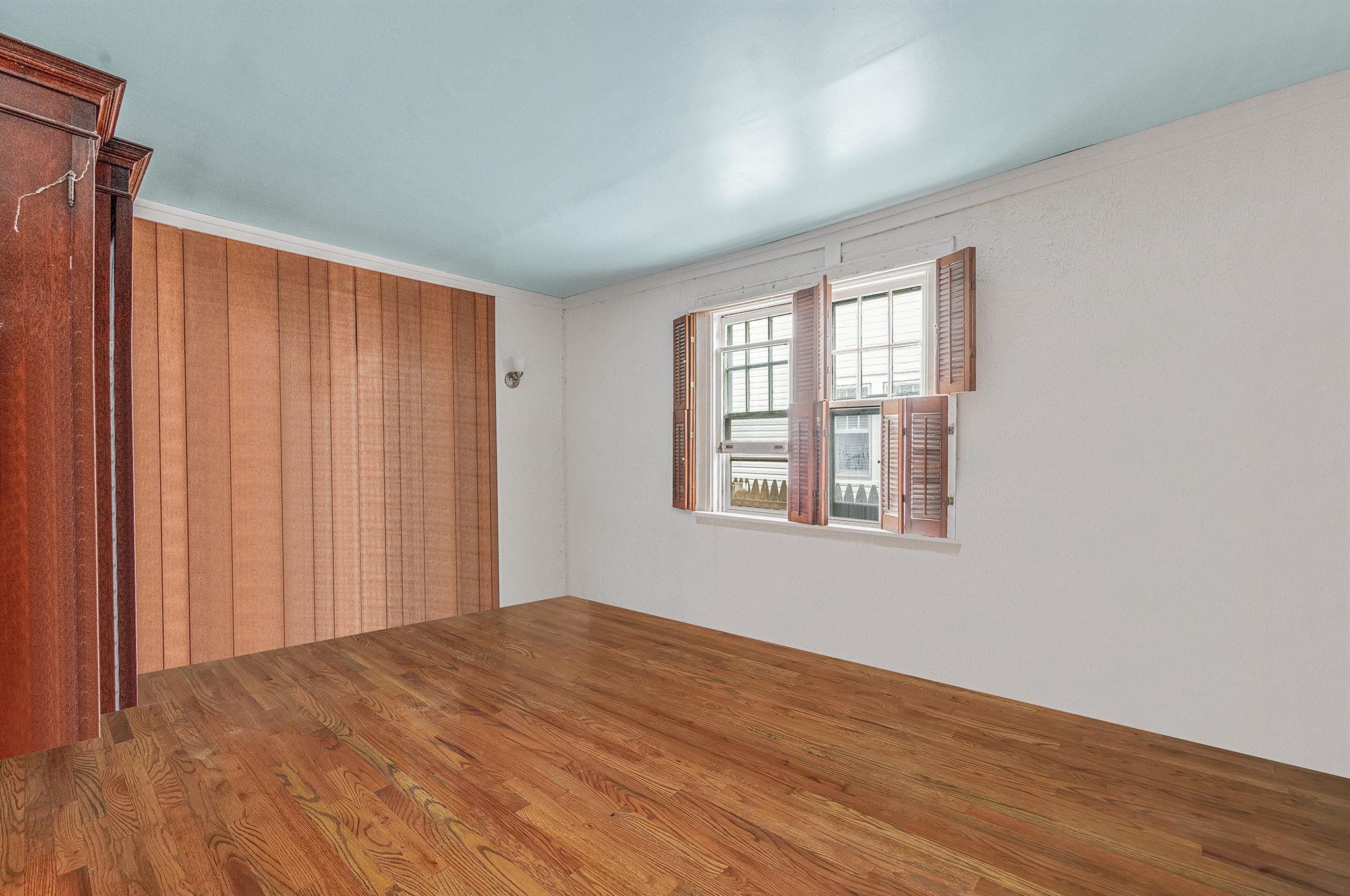 #13 photo, 481 Archer Street, Freeport , NY 11520