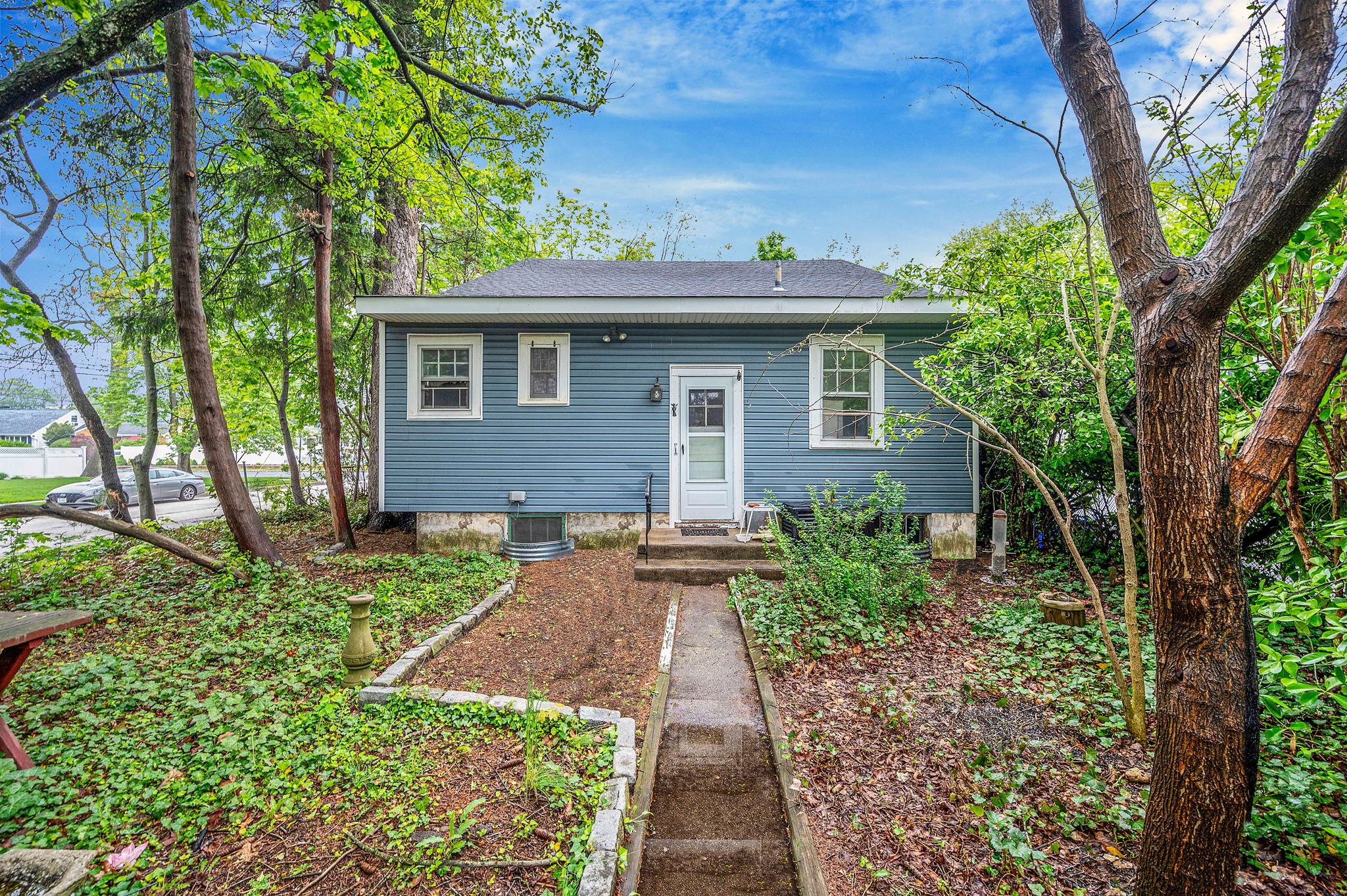 #3 photo, 481 Archer Street, Freeport , NY 11520