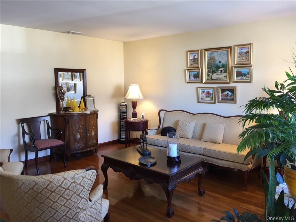 #12 photo, 31 Stevenson Avenue, Hartsdale , NY 10530