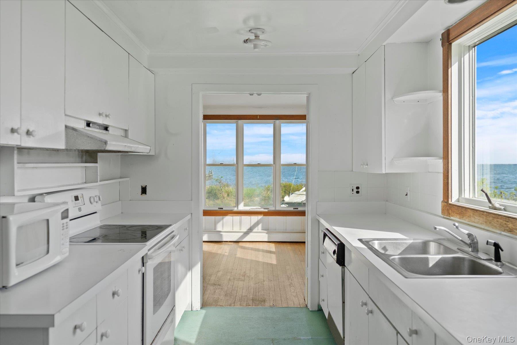 #8 photo, 4 Shore Road, サフォーク郡 Bellport Village , NY 11713