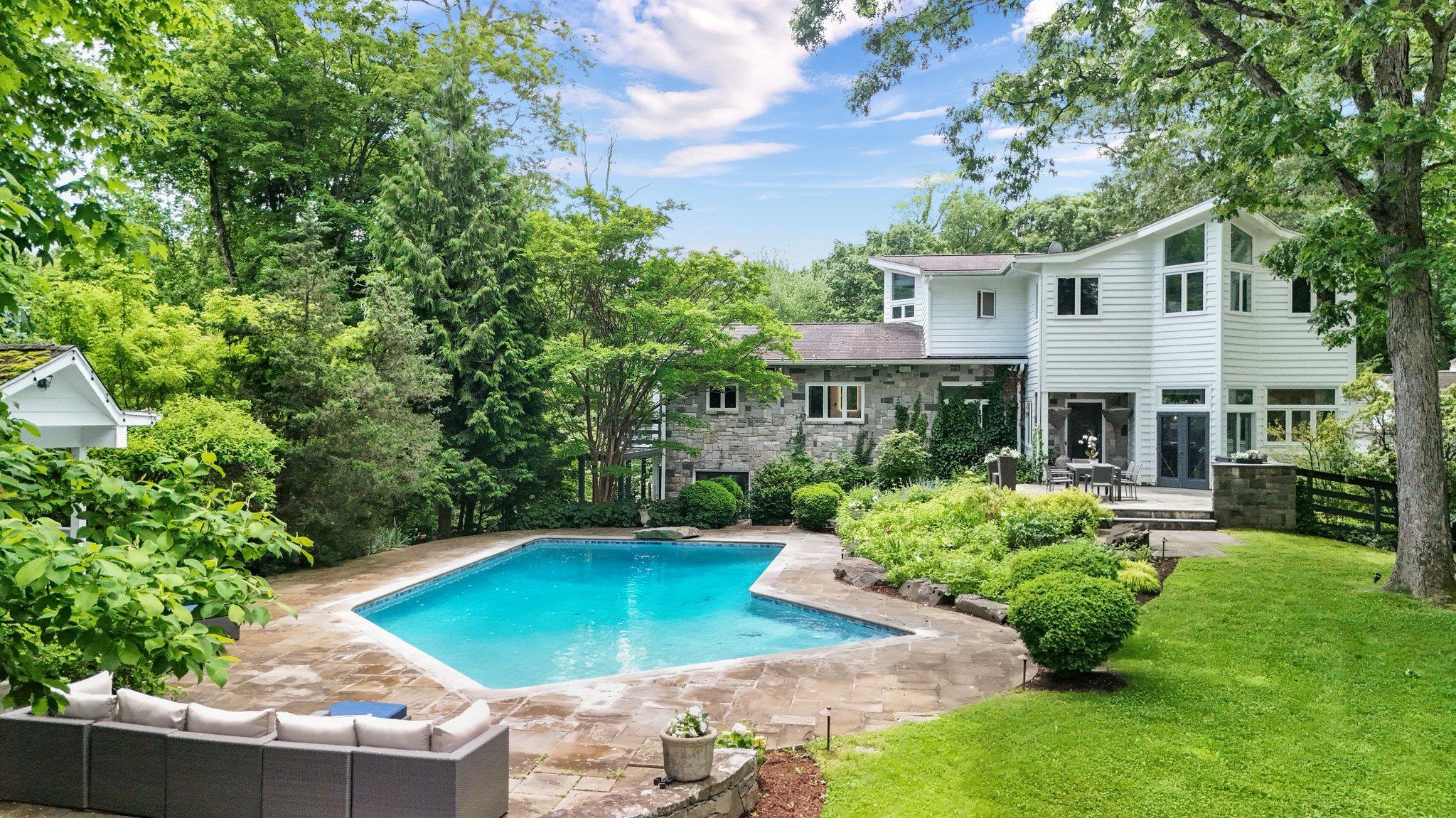 #1 photo, 652 Long Hill Road, Briarcliff Manor , NY 10510