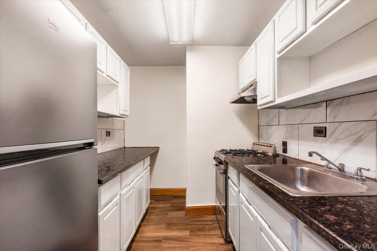 #13 photo, 2385 Barker Avenue, ブロンクス区 Bronx , NY 10467