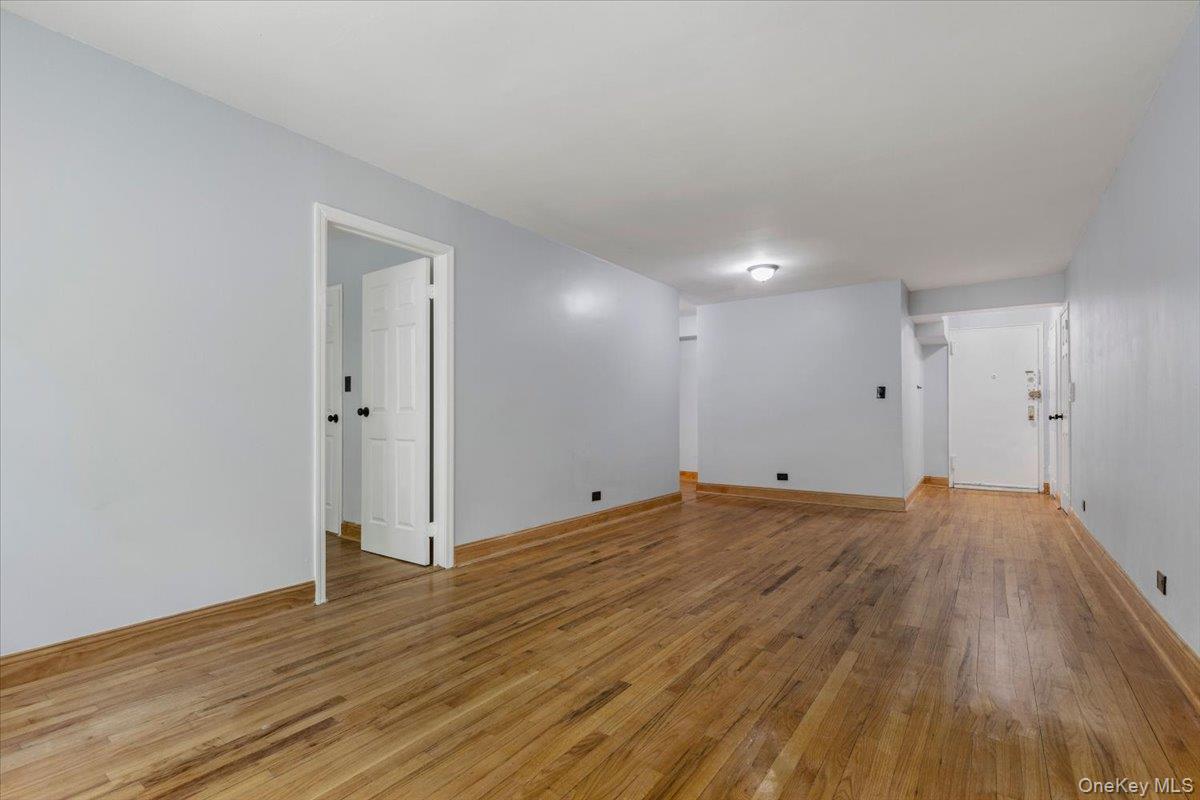 #7 photo, 2385 Barker Avenue, ブロンクス区 Bronx , NY 10467