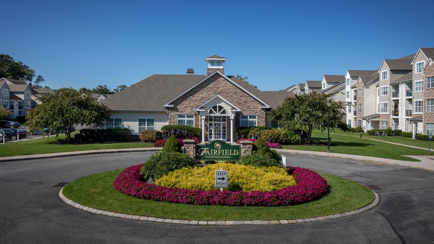 #1 photo, 323 Charles Pond Drive, سوفولك Coram , NY 11727