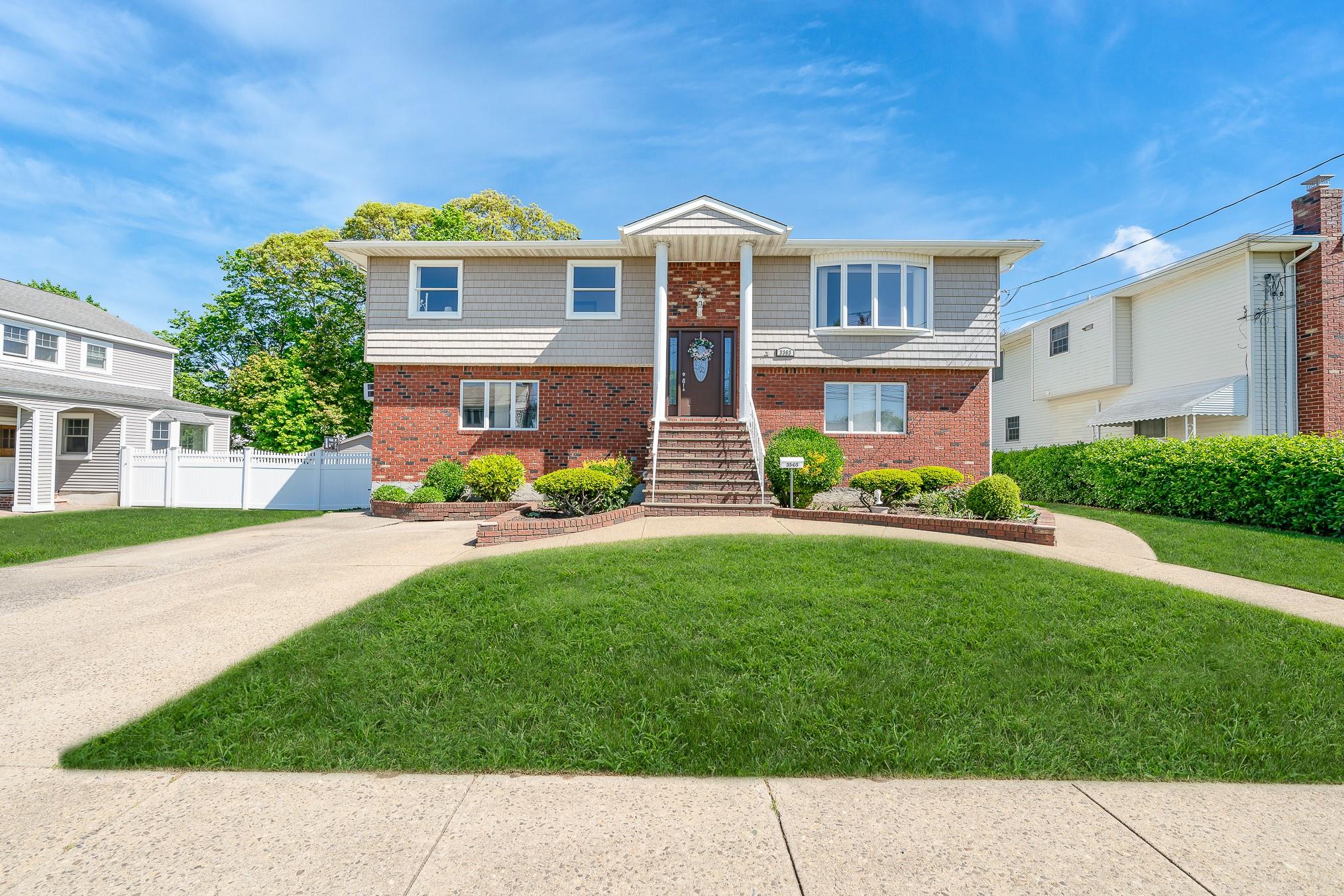 #1 photo, 3363 Austin Avenue, ناسو Wantagh , NY 11793