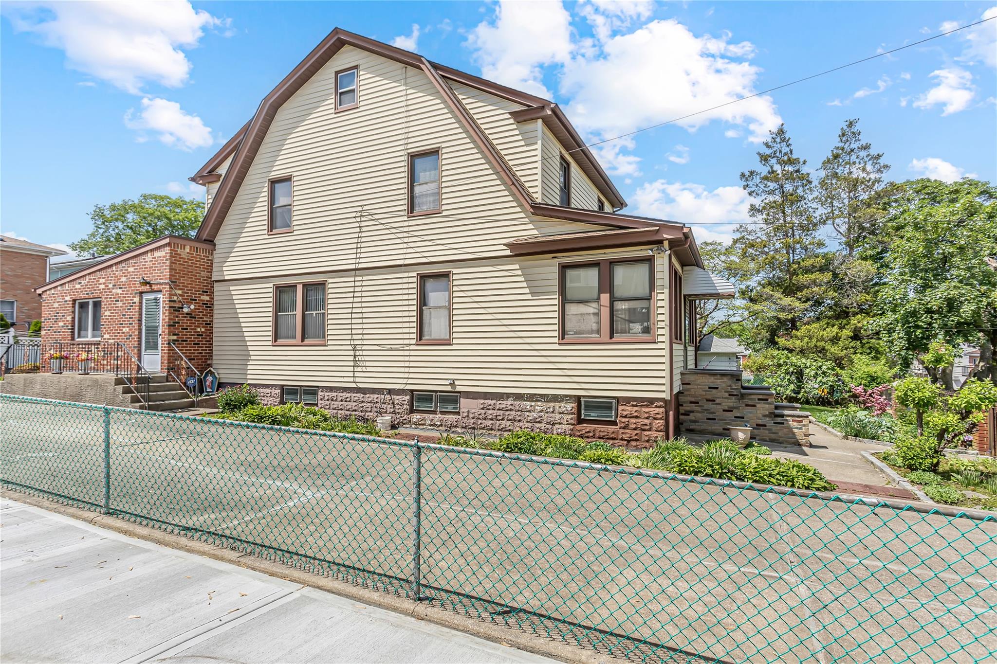 #4 photo, 6-10 129th Street, College Point , NY 11356