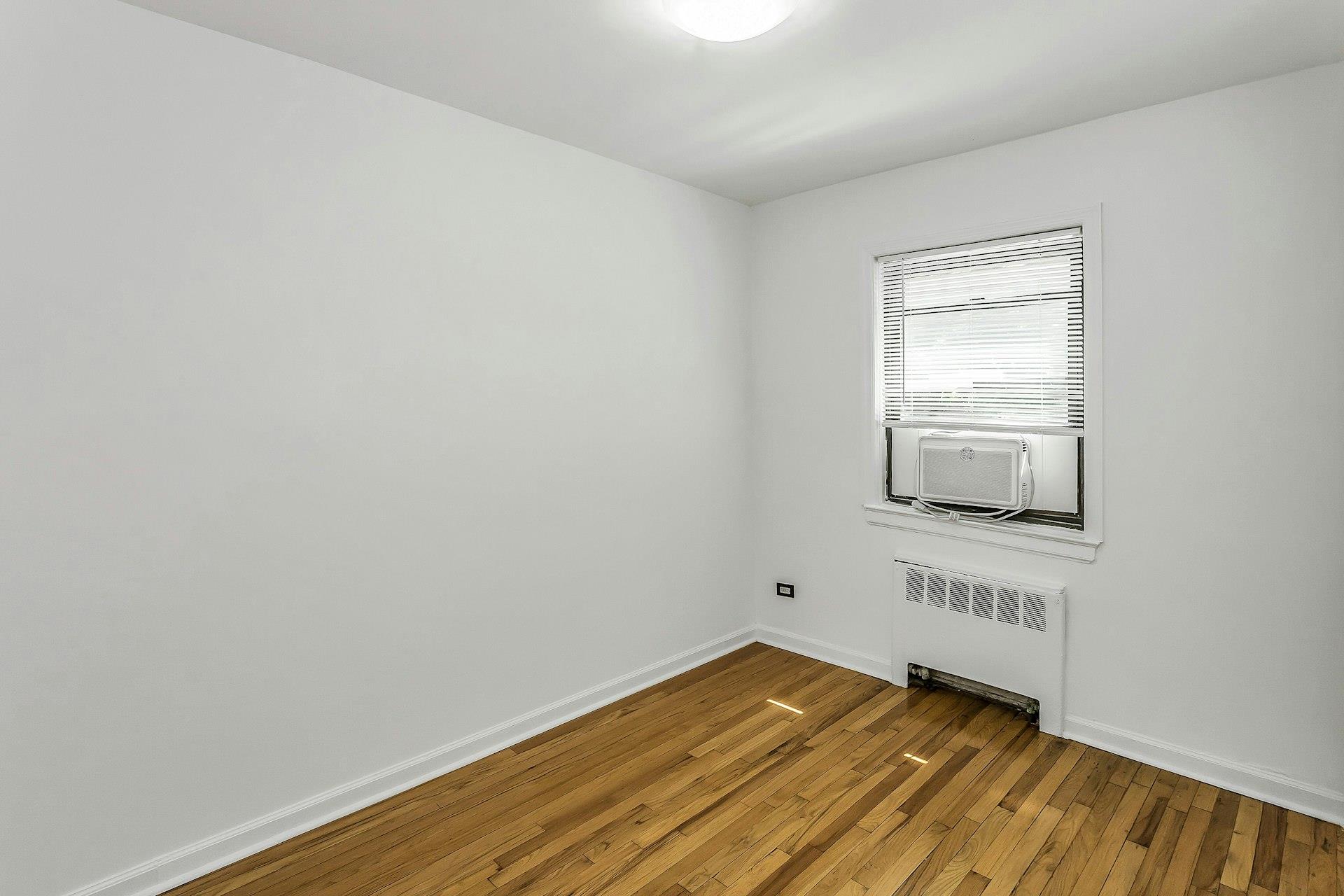 #13 photo, 219-36 75th Ave, クイーンズ区 Bayside , NY 11364