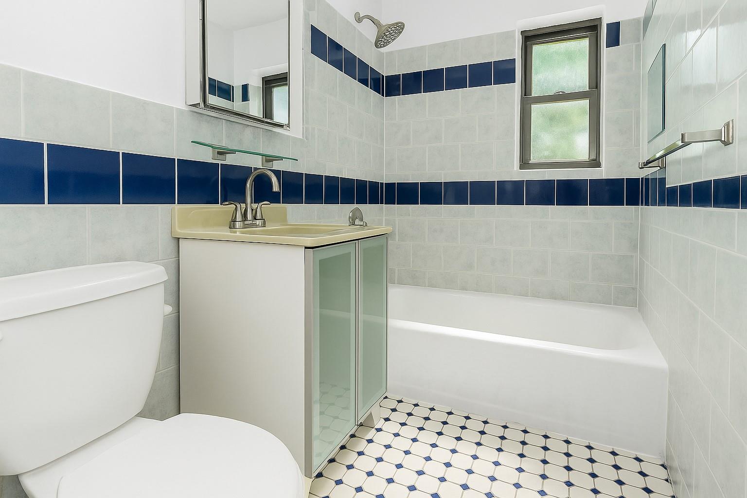 #15 photo, 219-36 75th Ave, クイーンズ区 Bayside , NY 11364