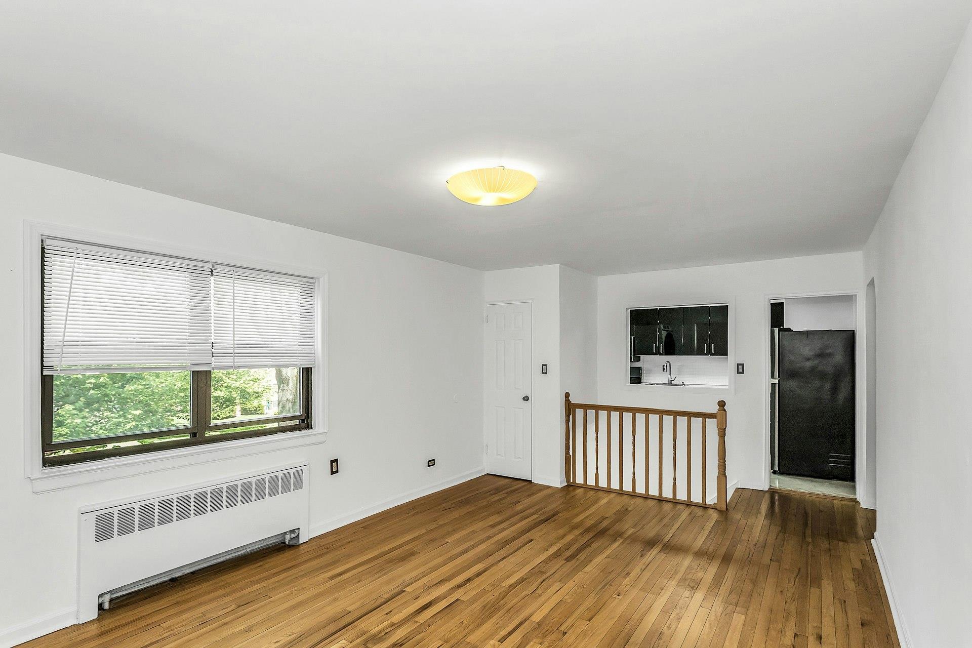 #4 photo, 219-36 75th Ave, クイーンズ区 Bayside , NY 11364