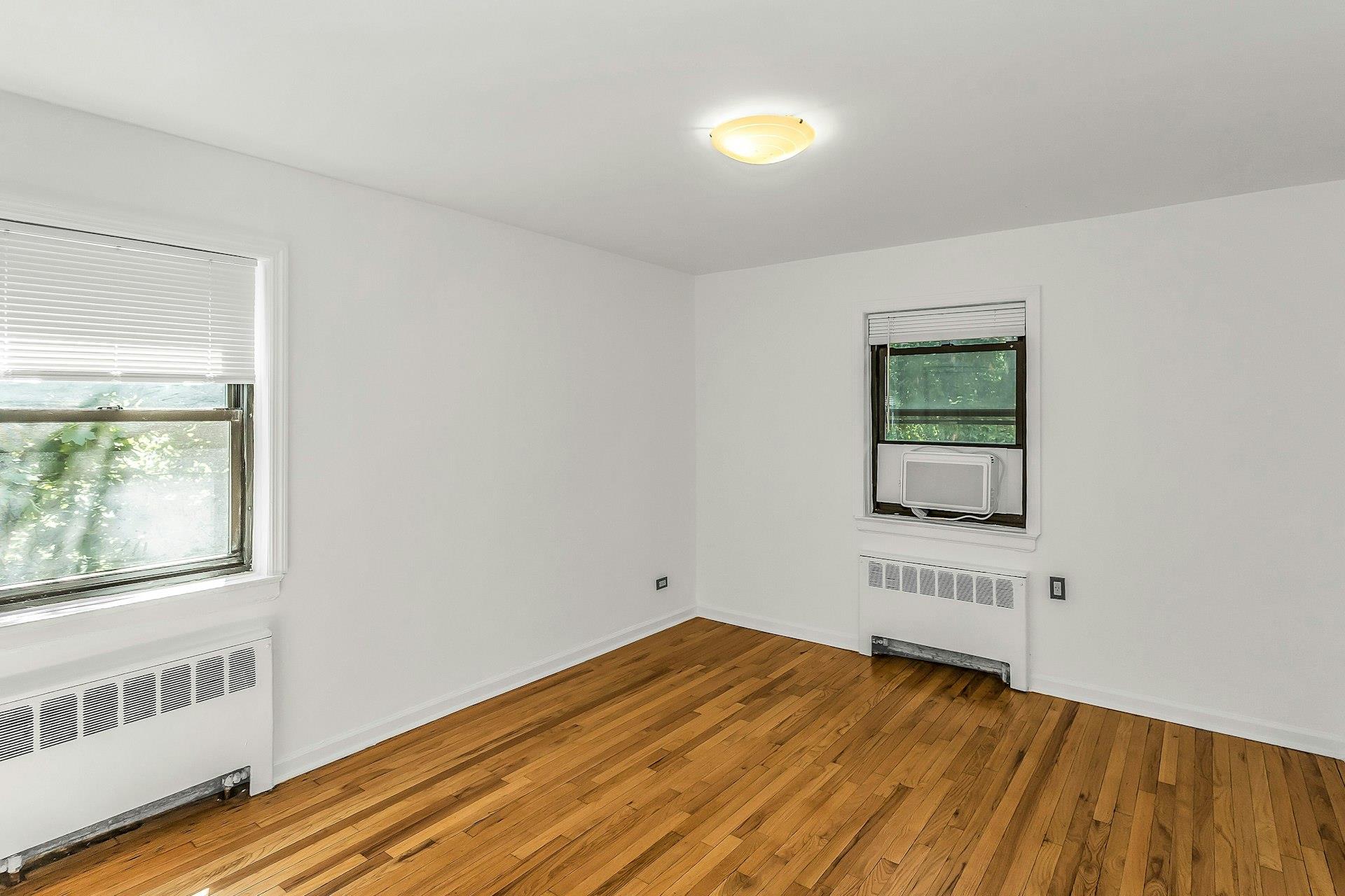 #9 photo, 219-36 75th Ave, クイーンズ区 Bayside , NY 11364