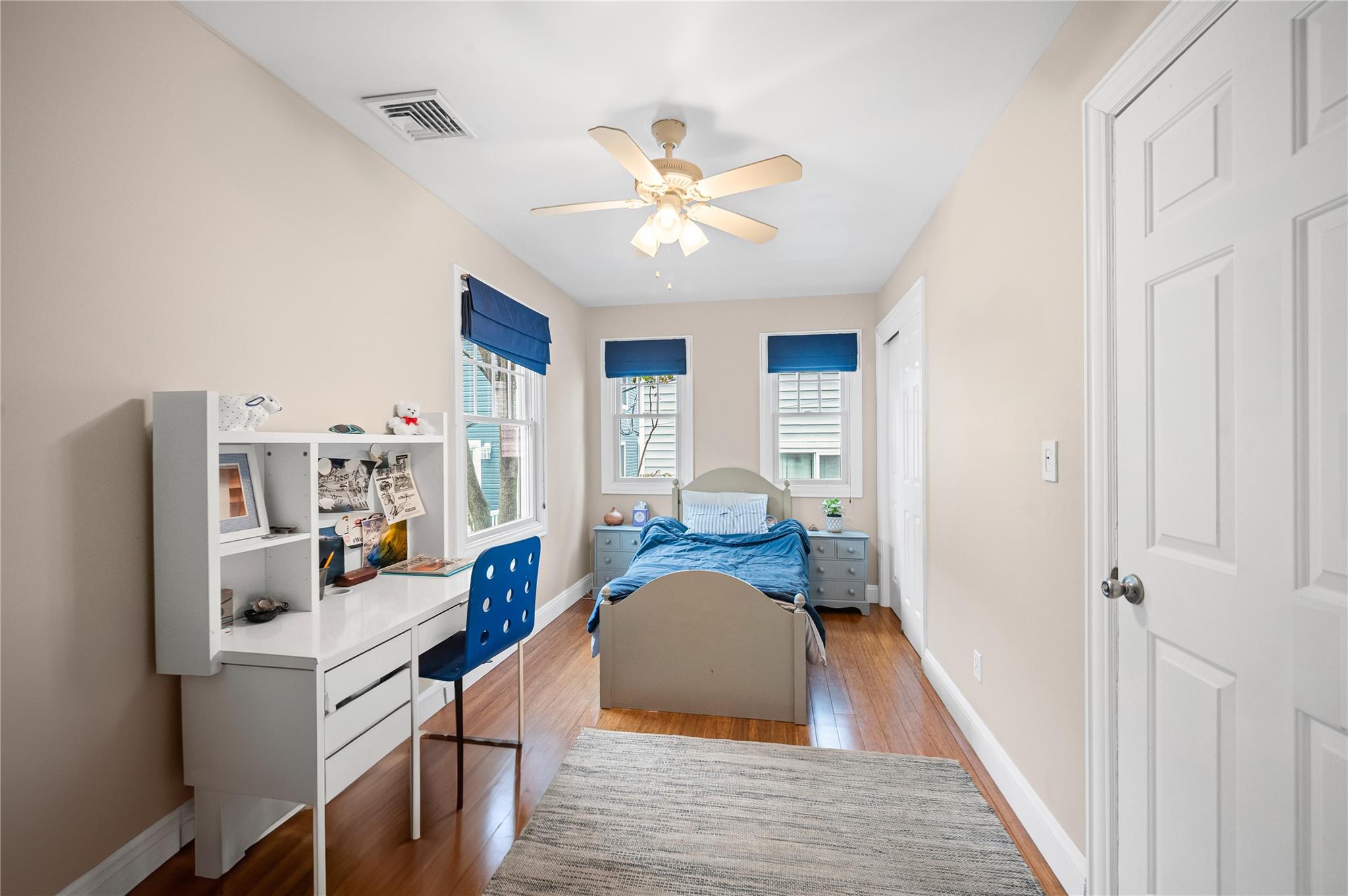 #17 photo, 49 Oregon Street, ナッソー郡 Long Beach , NY 11561