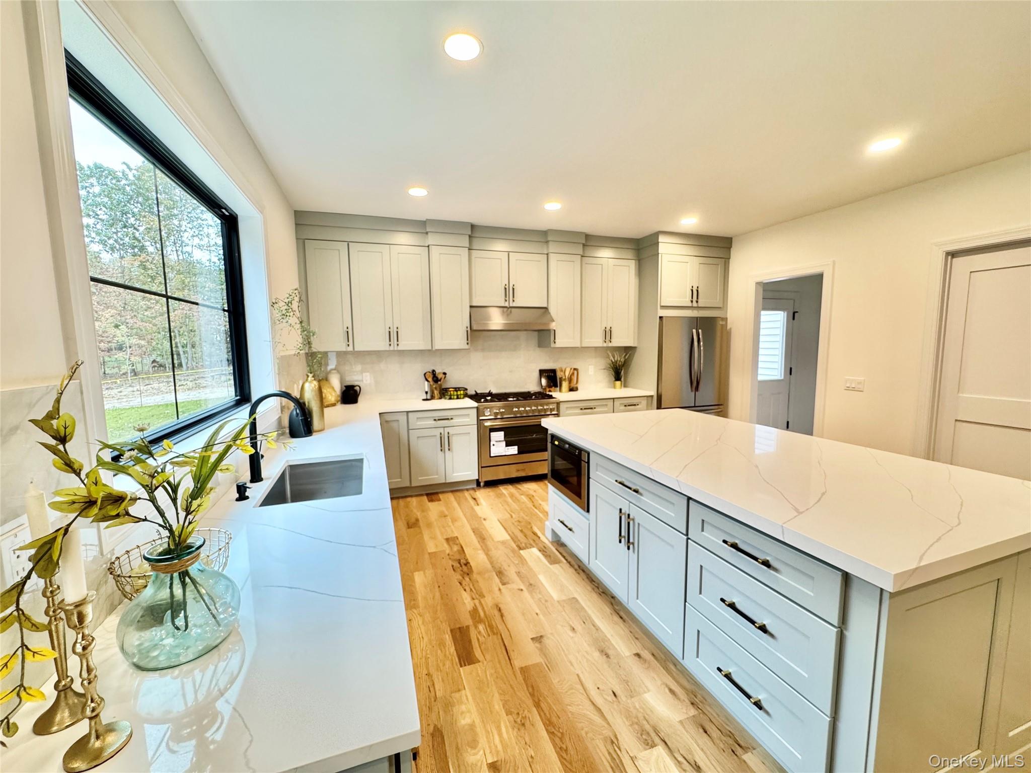 #10 photo, 122 Dayton Avenue, サフォーク郡 Manorville , NY 11949