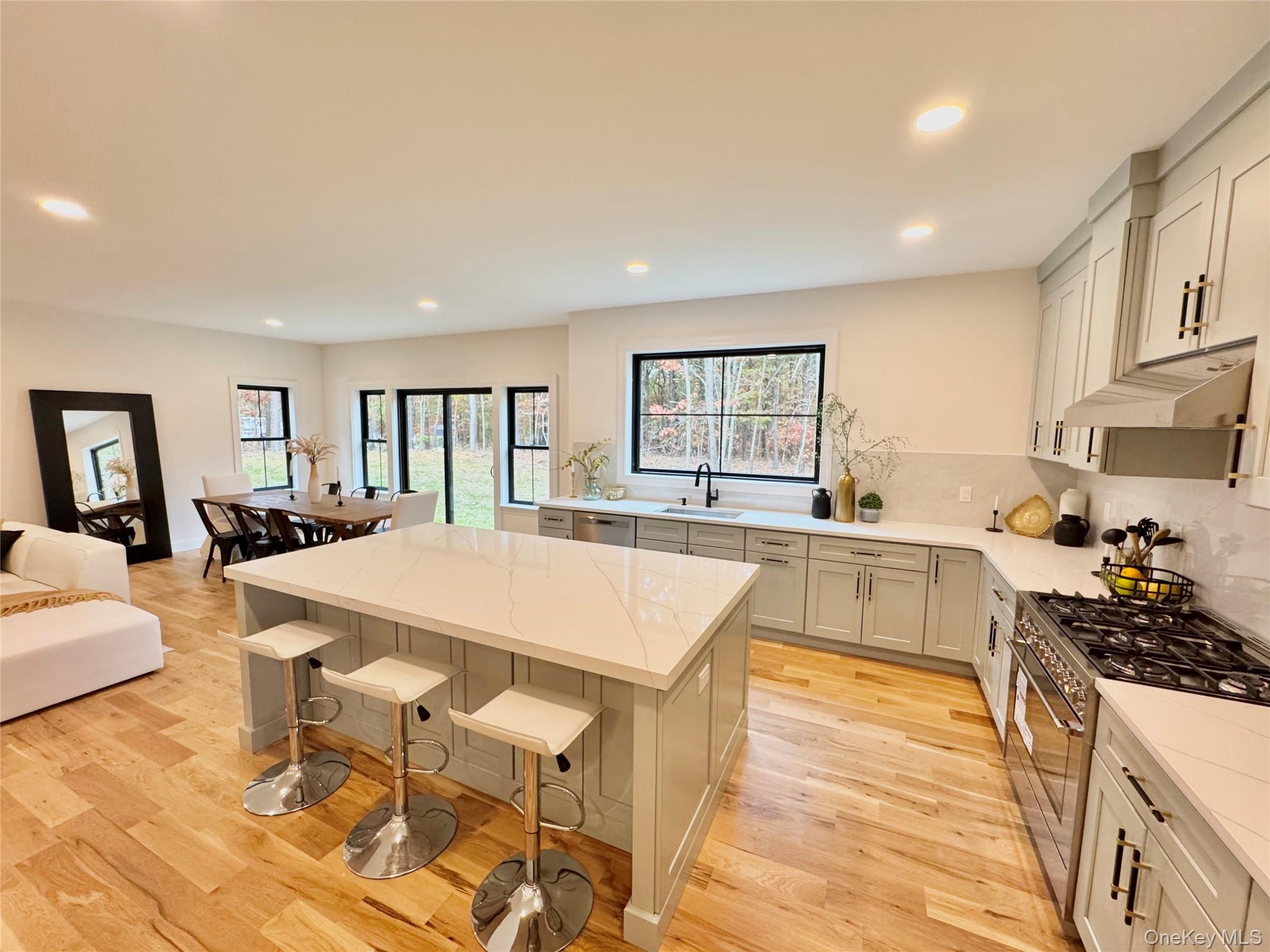 #13 photo, 122 Dayton Avenue, サフォーク郡 Manorville , NY 11949