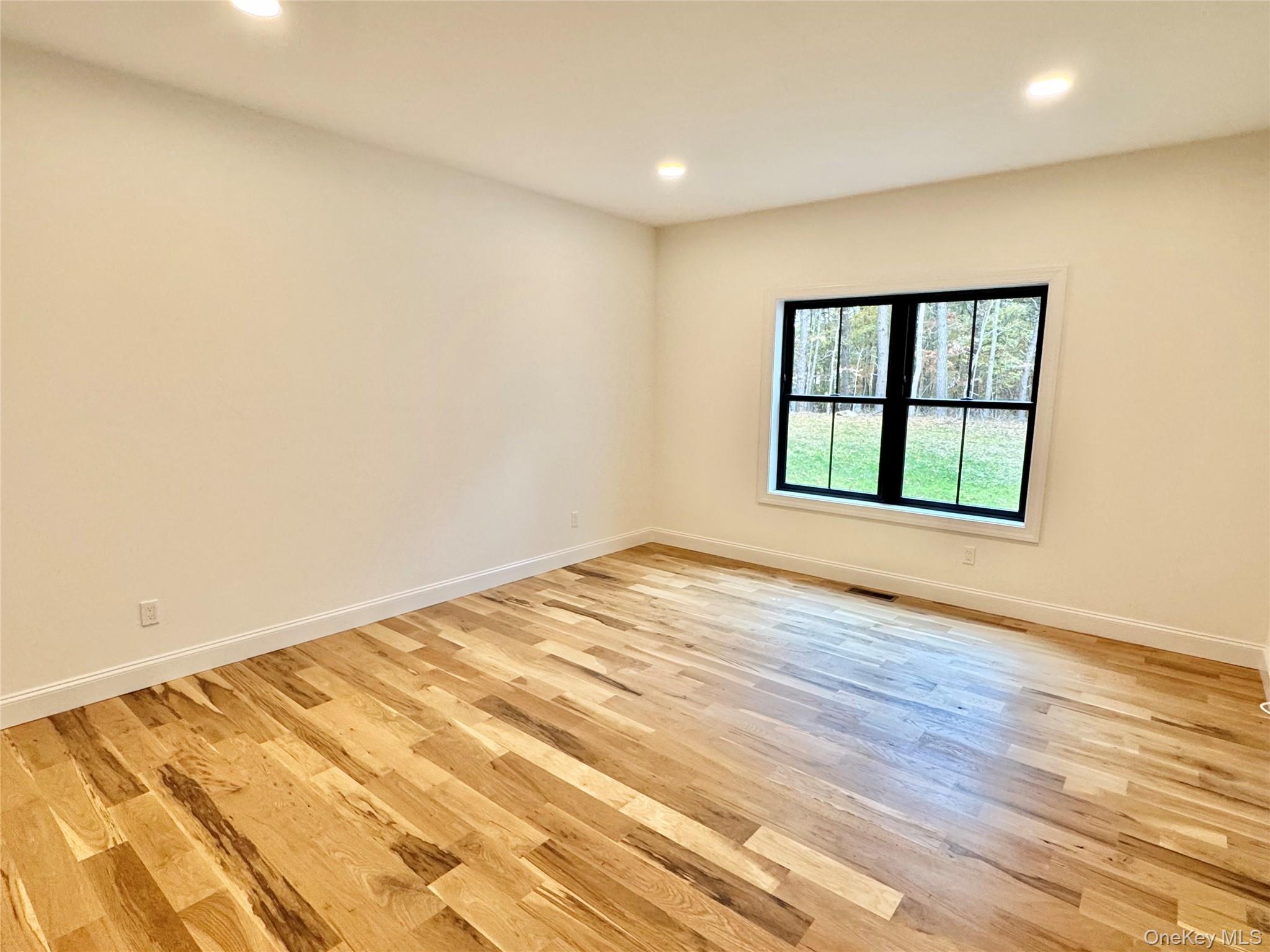 #17 photo, 122 Dayton Avenue, サフォーク郡 Manorville , NY 11949