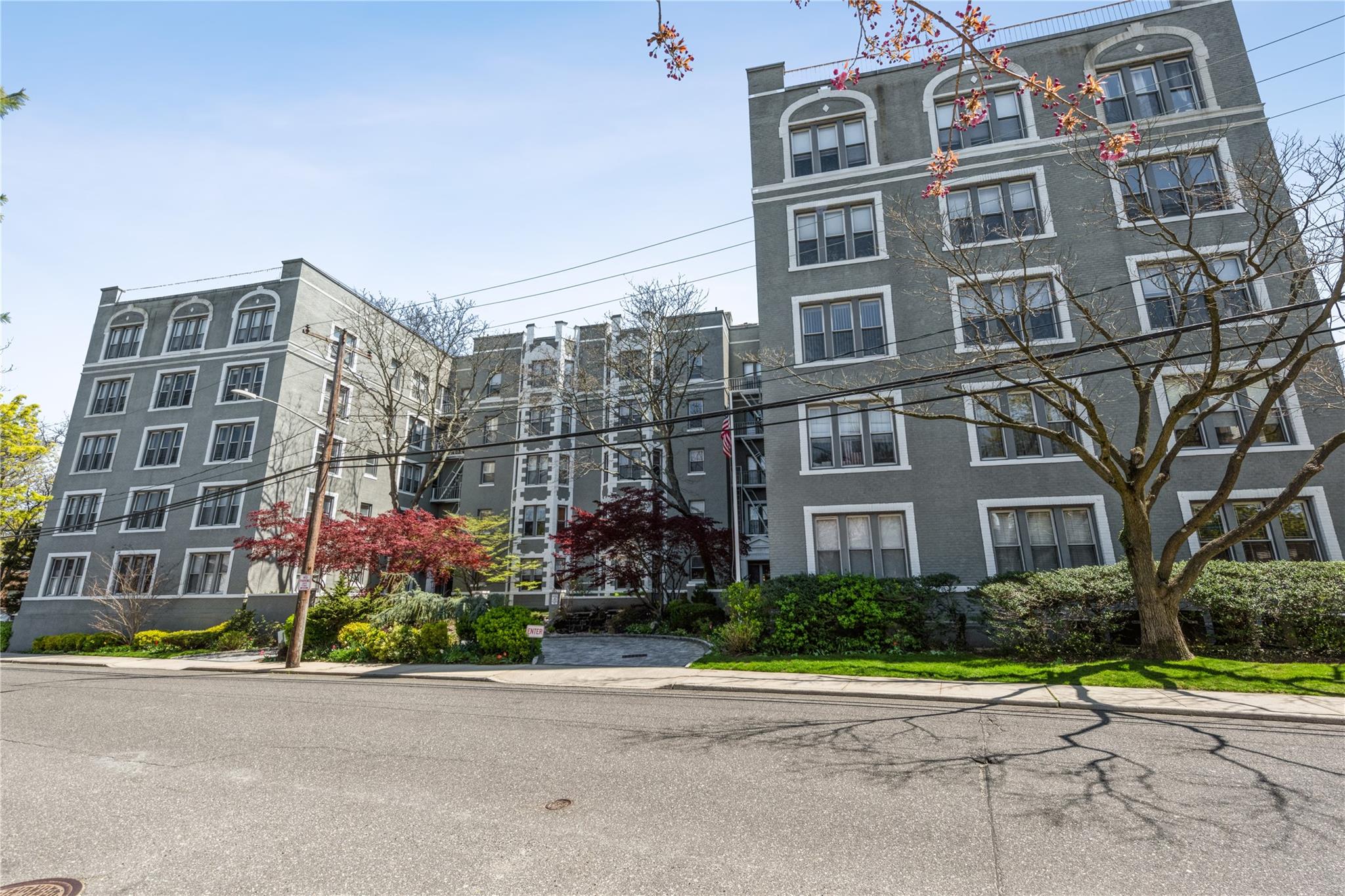 #1 photo, 1175 E Broadway, 長島 Hewlett , NY 11557