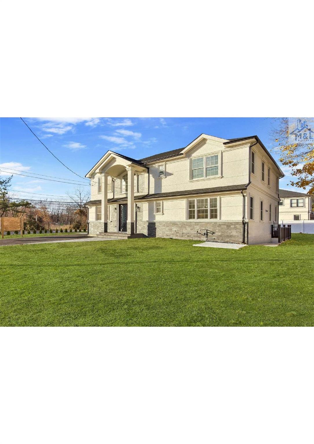 #1 photo, 74 Walter Avenue, 롱 아일랜드 Hicksville , NY 11801