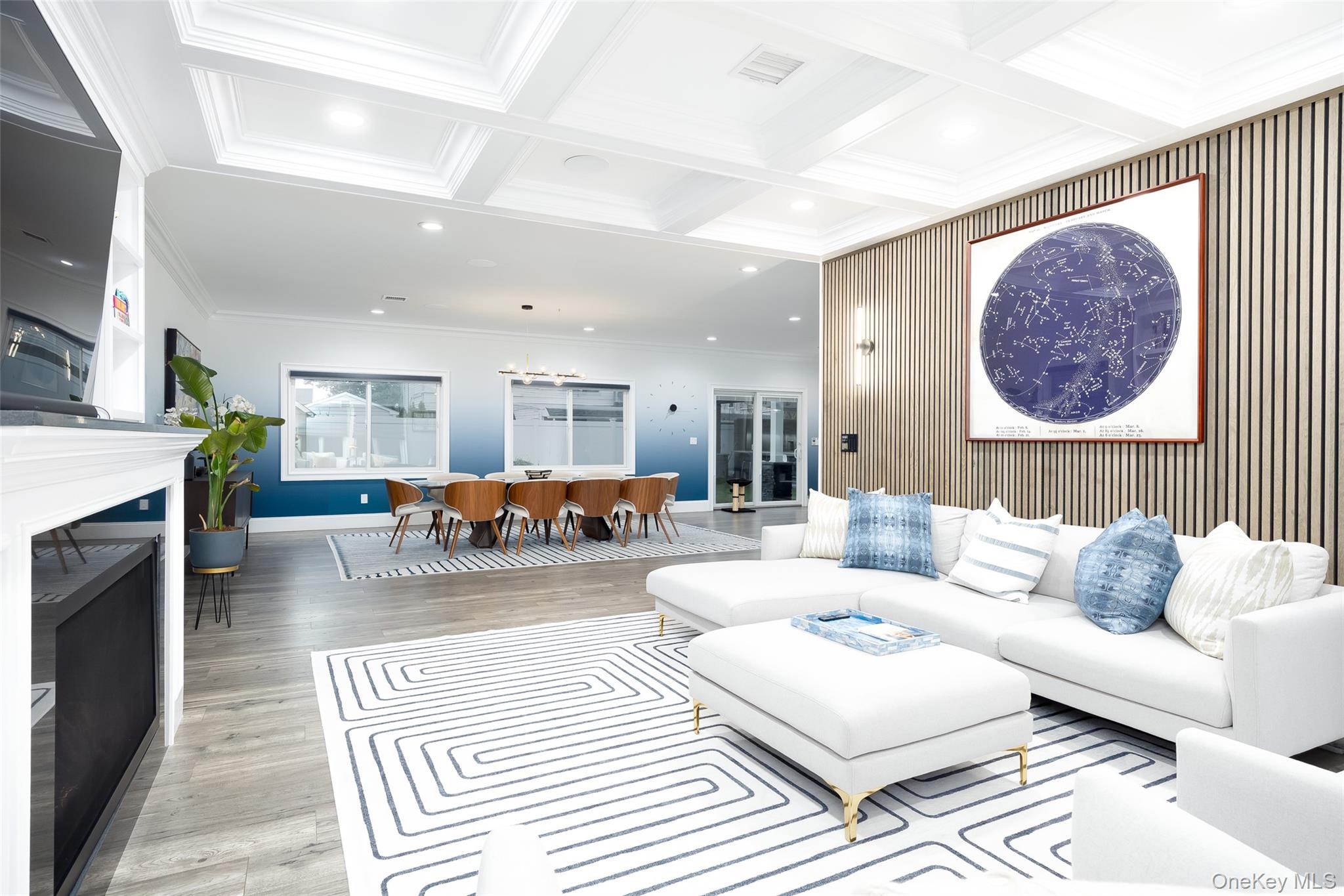 #10 photo, 18 Heron Court, ナッソー郡 Levittown , NY 11756