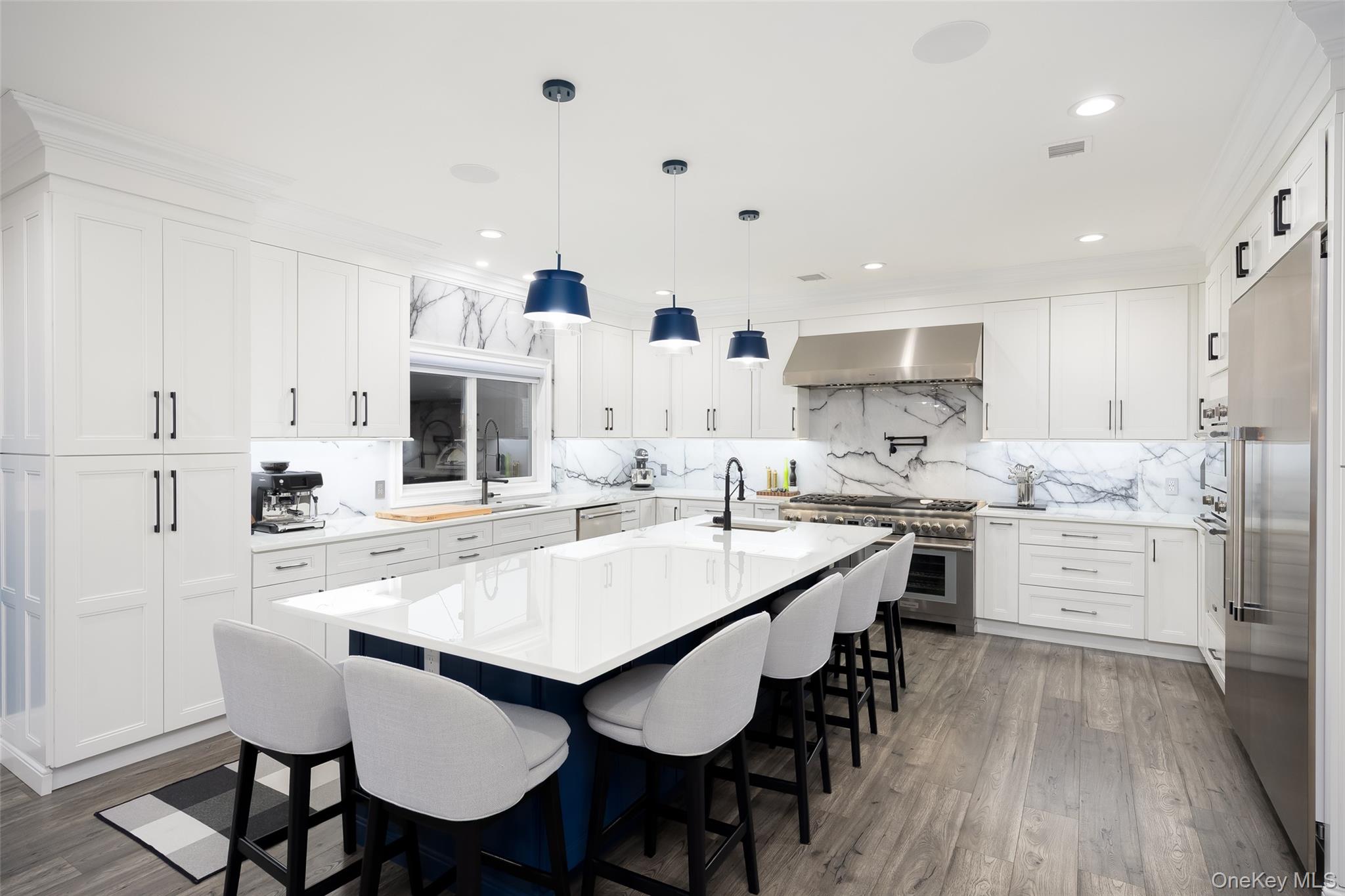 #15 photo, 18 Heron Court, ナッソー郡 Levittown , NY 11756