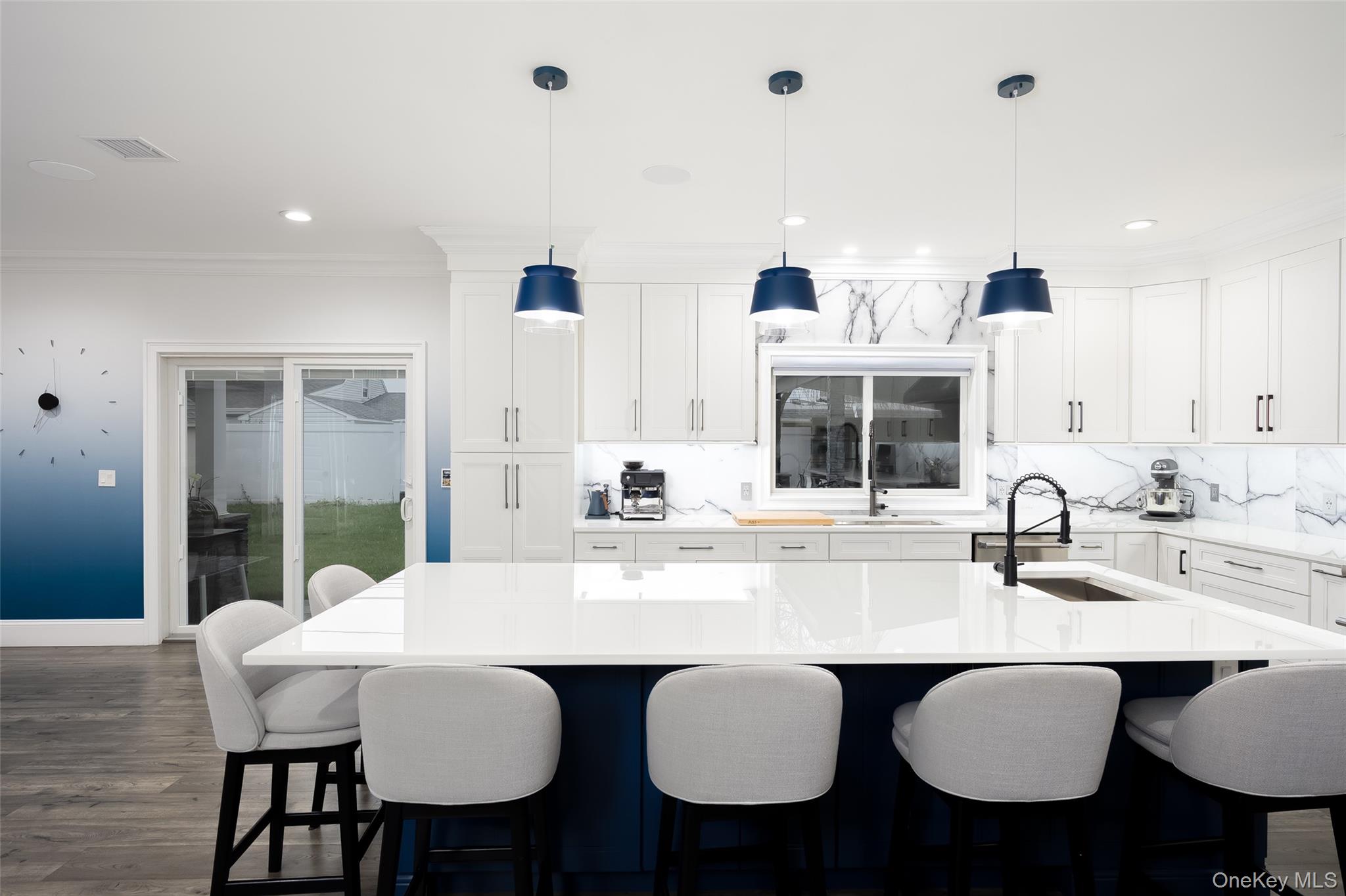 #17 photo, 18 Heron Court, ナッソー郡 Levittown , NY 11756