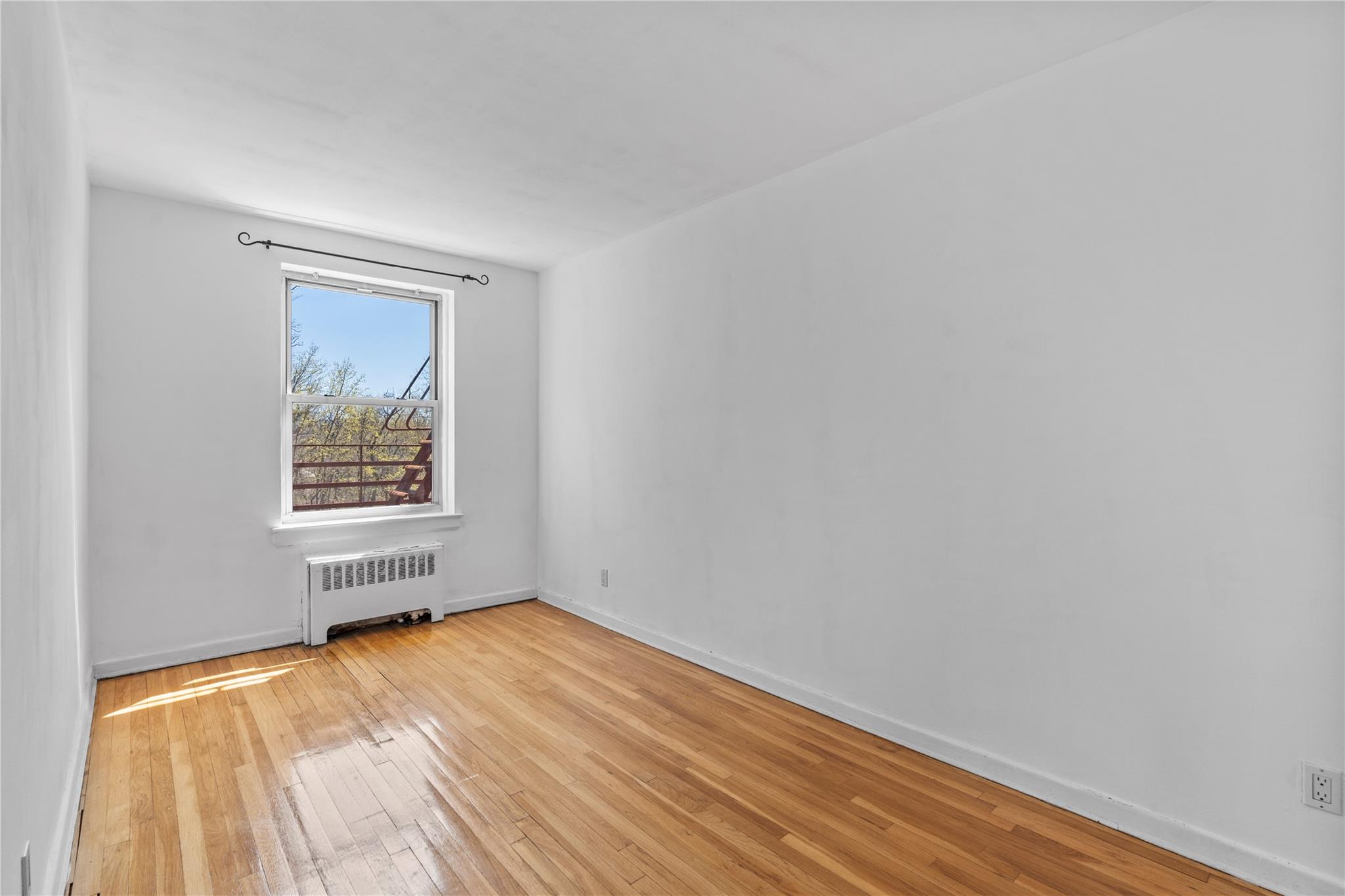 #10 photo, 1 Vincent Road, Bronxville , NY 10708