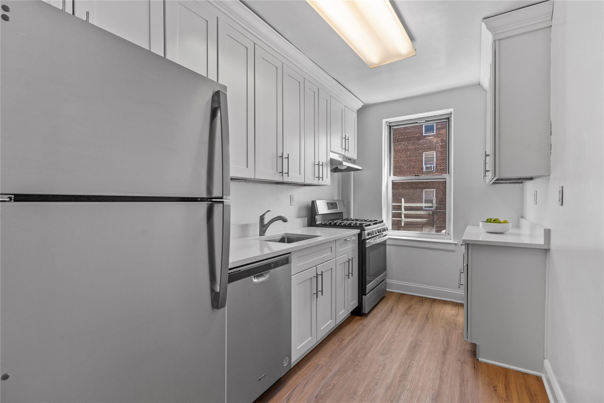 #4 photo, 1 Vincent Road, Bronxville , NY 10708