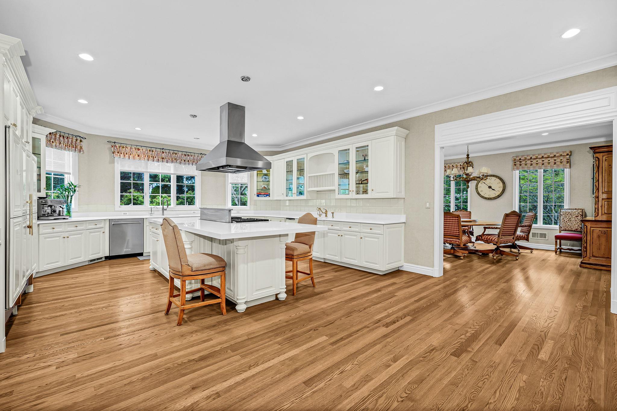 #16 photo, 2 Coventry Court, Larchmont , NY 10538