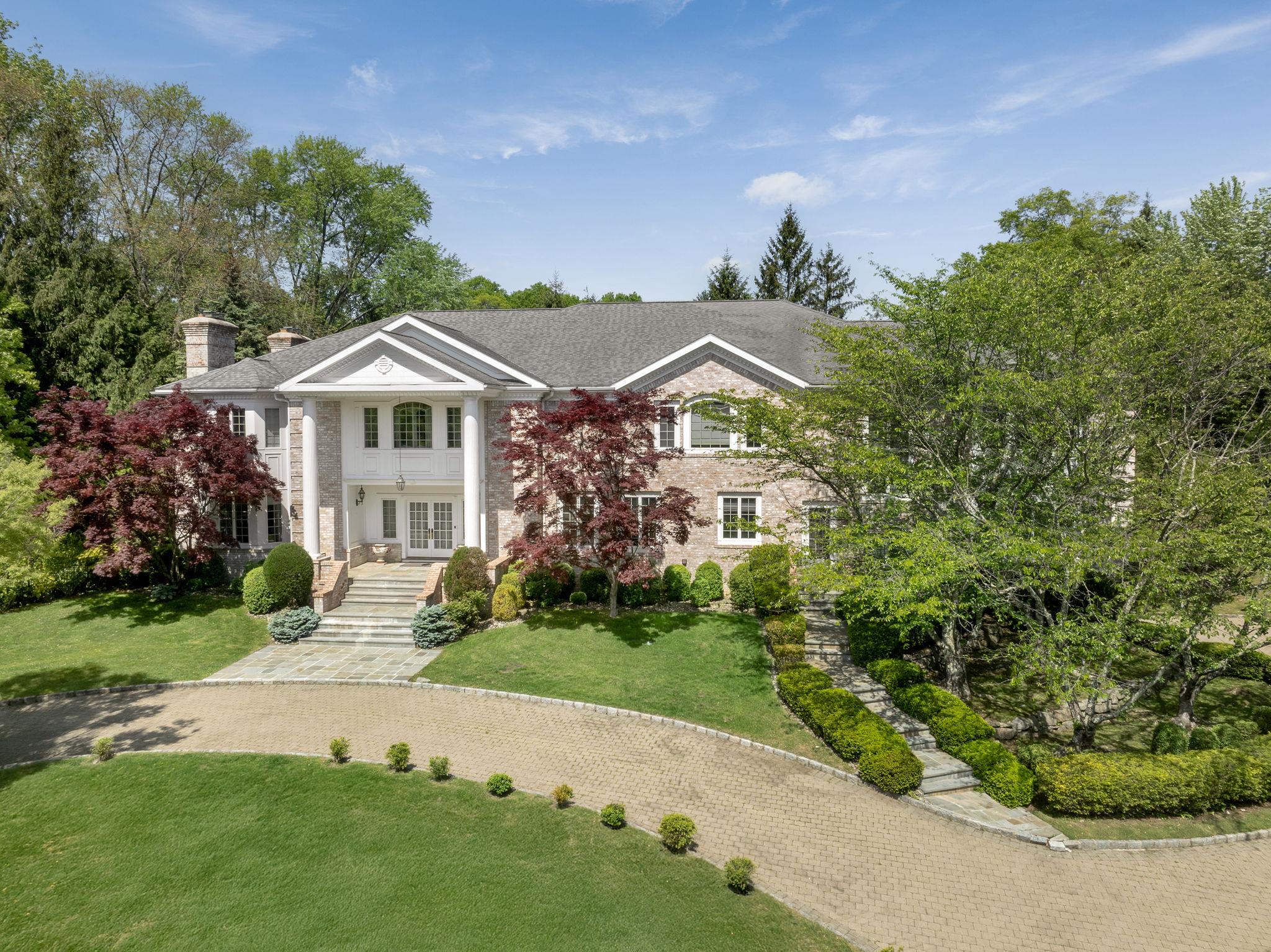 #2 photo, 2 Coventry Court, Larchmont , NY 10538