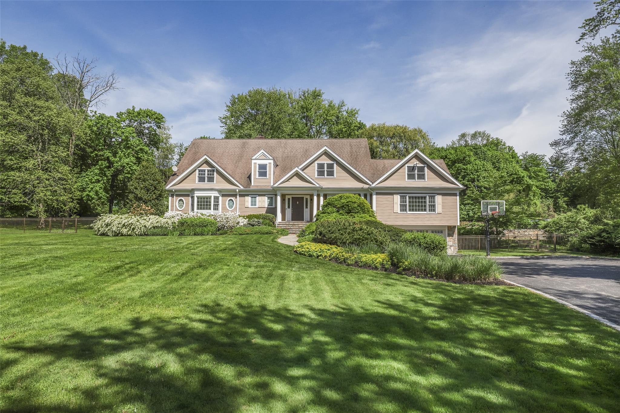 #1 photo, 11 Seymour Place, Armonk , NY 10504